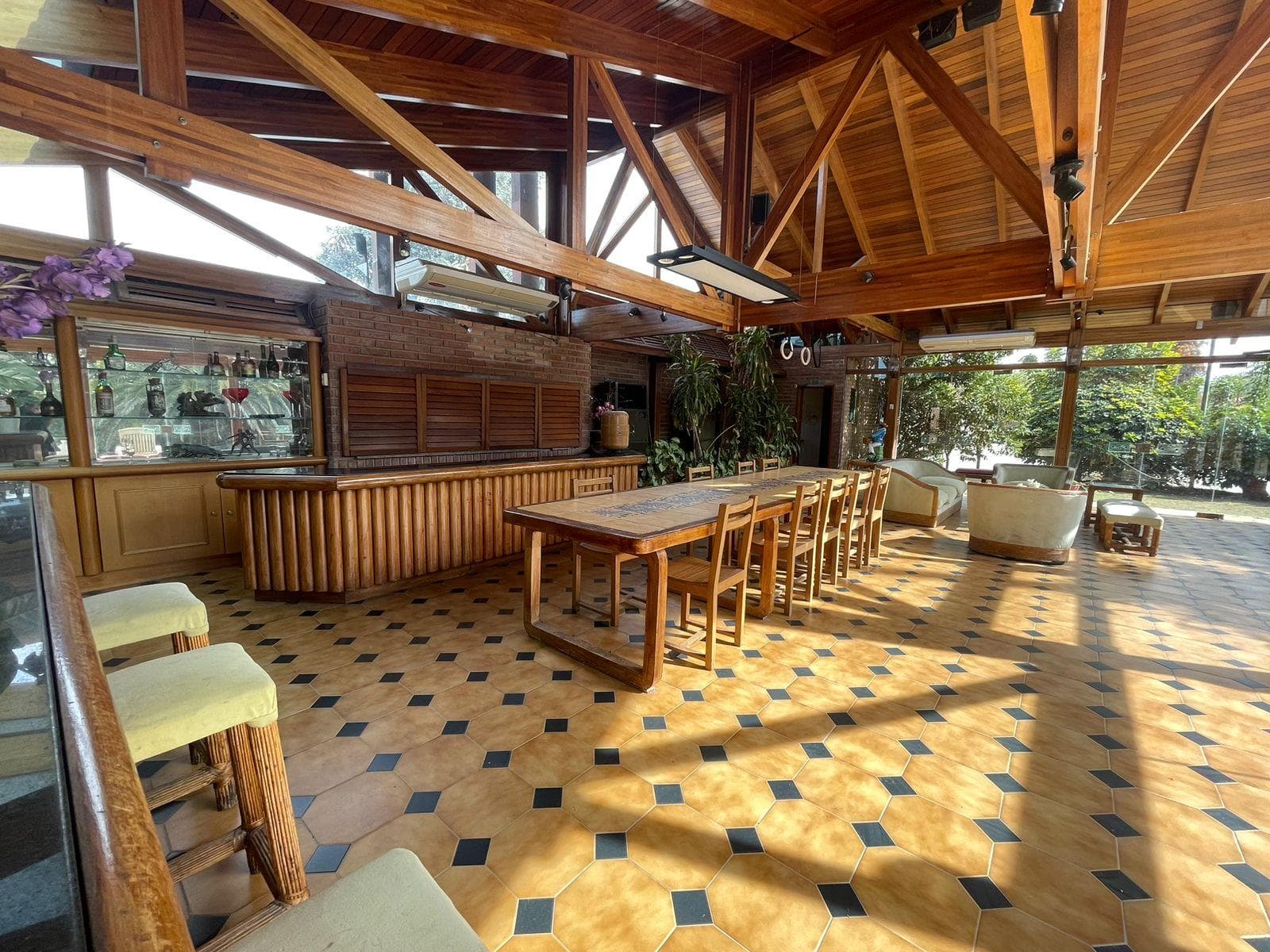 Casa en Alquiler Para fines Comerciales - Cerro de las Rosas - Zona Norte - 1