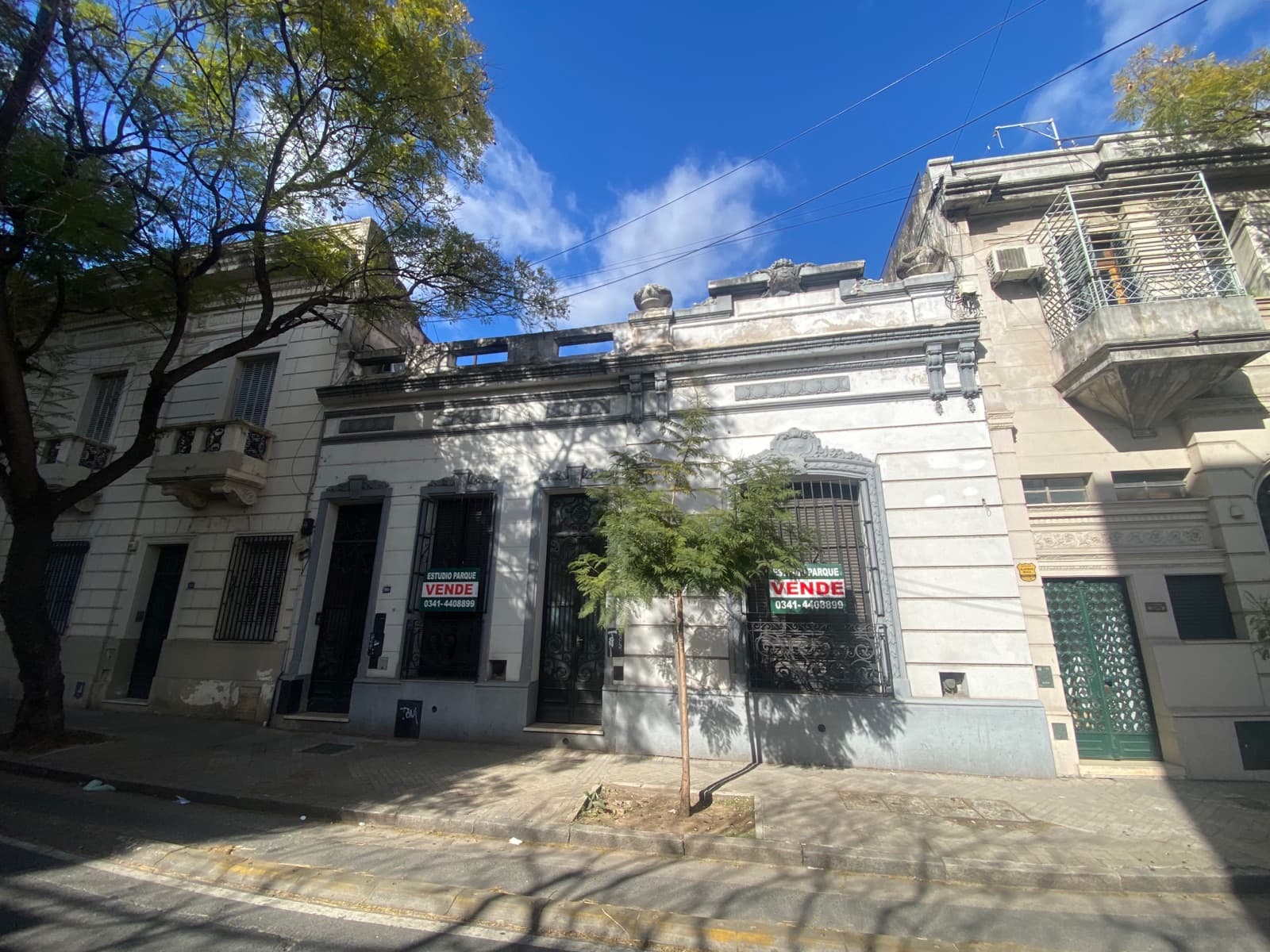 Casa en Venta / Permuta 3 Dormitorios de Estilo - 1