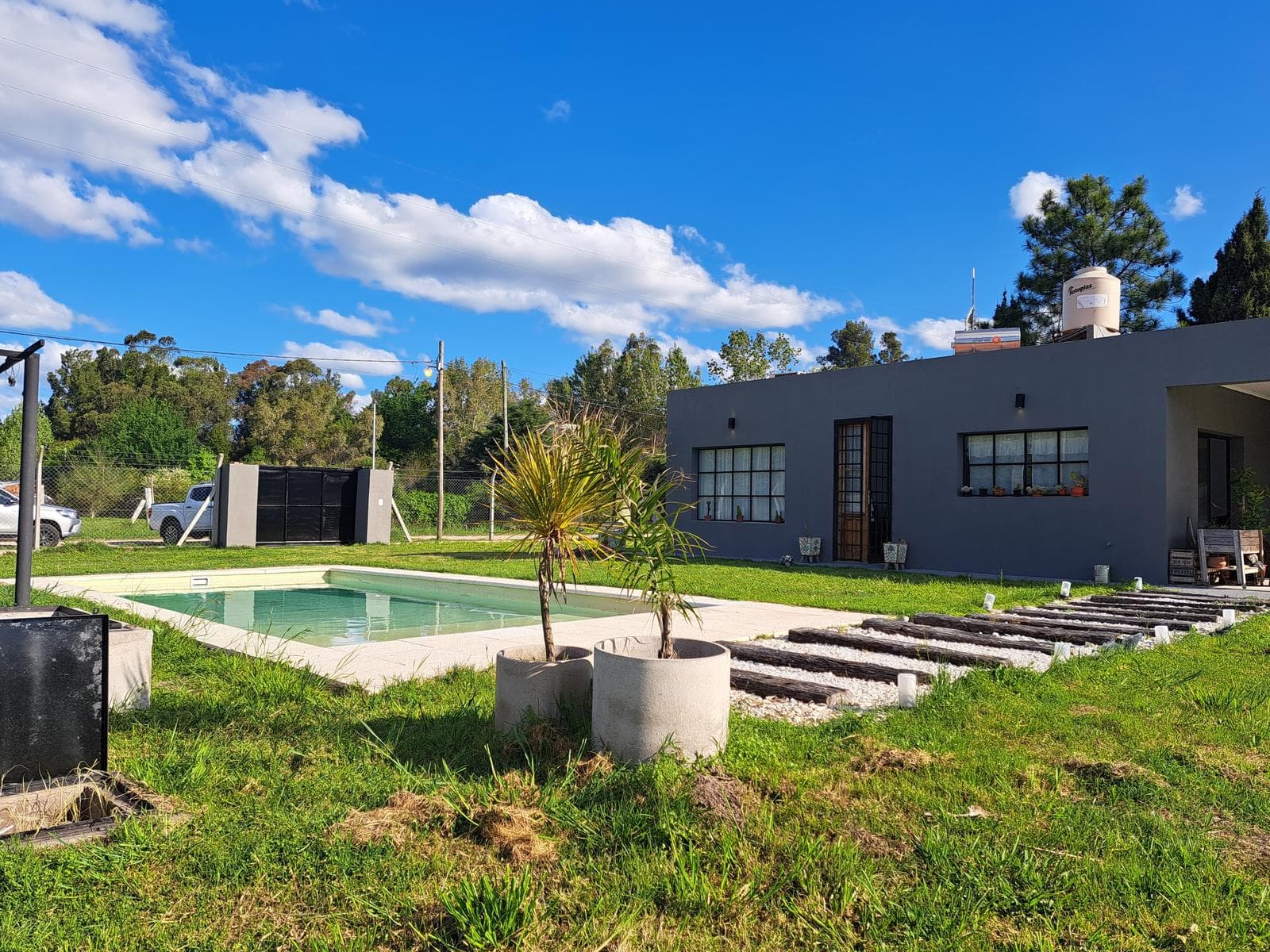 Quinta sobre lote de 4300 m2 en Venta - Brandsen a metros de Ruta 2 - 1