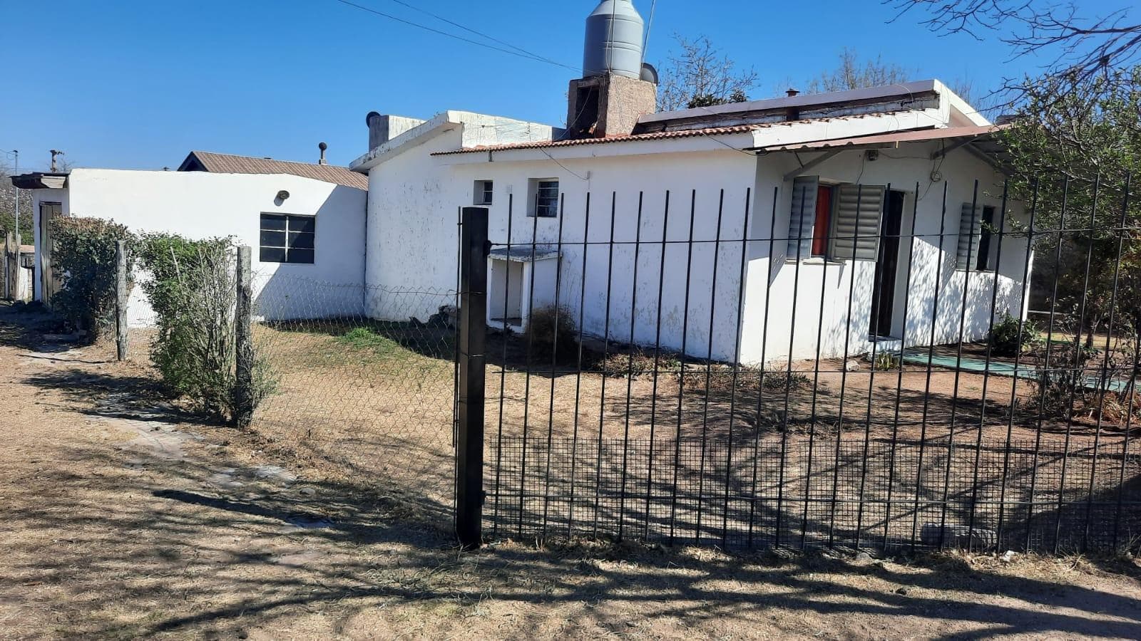 Oportunidad de inversión en Barrio tranquilo, en Los Cocos - Córdoba - 1