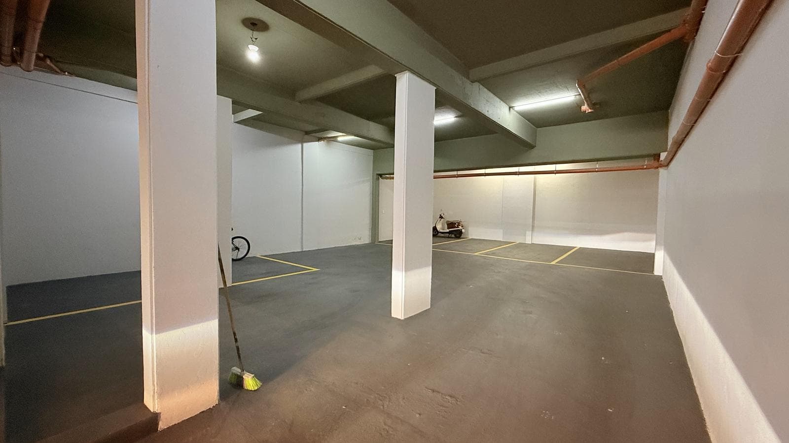 Venta/Financiacion Cochera Cubierta Planta Baja Numero 7. La Sexta - 1