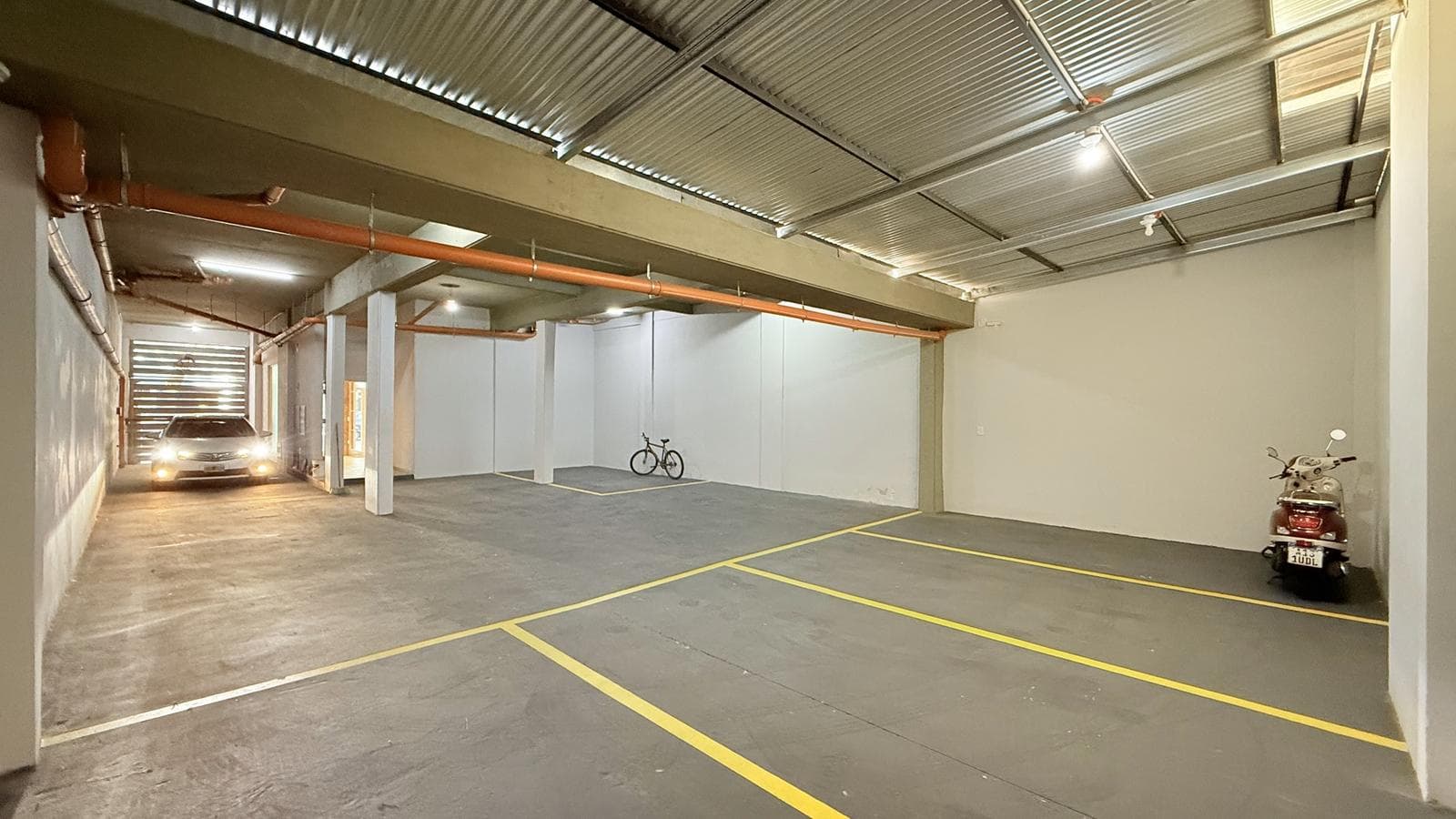 Venta/Financiacion Cochera Cubierta Planta Baja U6. Ciudad Universitaria - 1