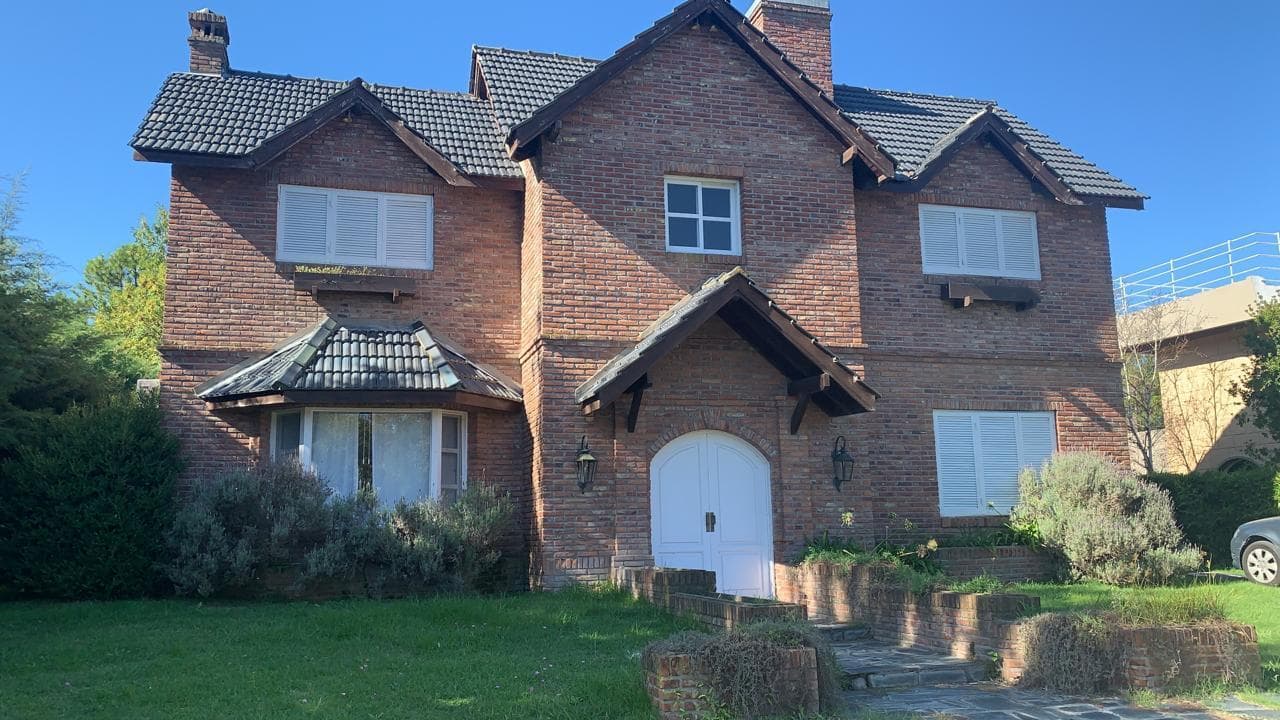 Casa en Los Cardales Country Club - 1