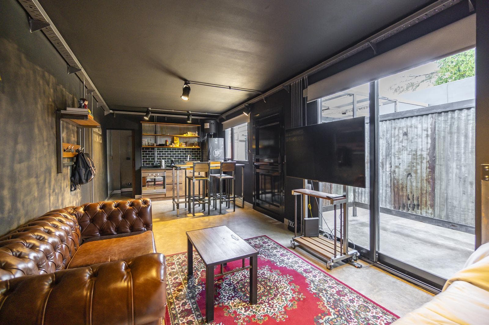 Monoambiente en alquiler a estrenar equipado y amueblado, estilo loft industrial - 1