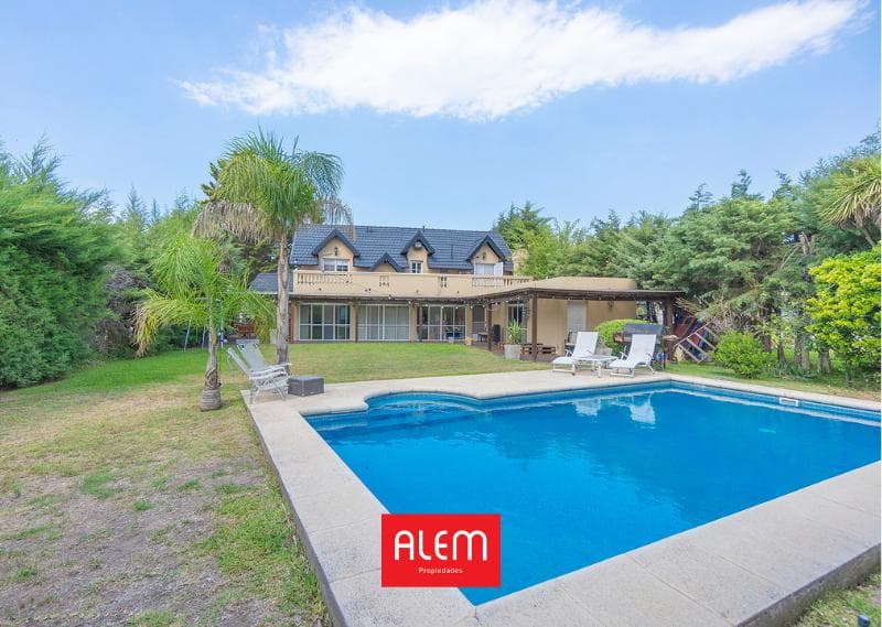 Casa de 5 dormitorios en venta en Echeverría del Lago - 1