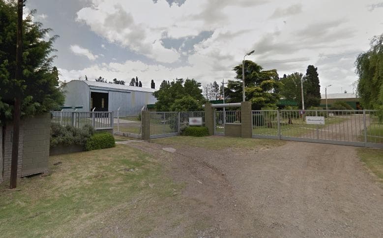 SE VENDE IMPORTANTE GALPÓN Y OFICINAS - 1