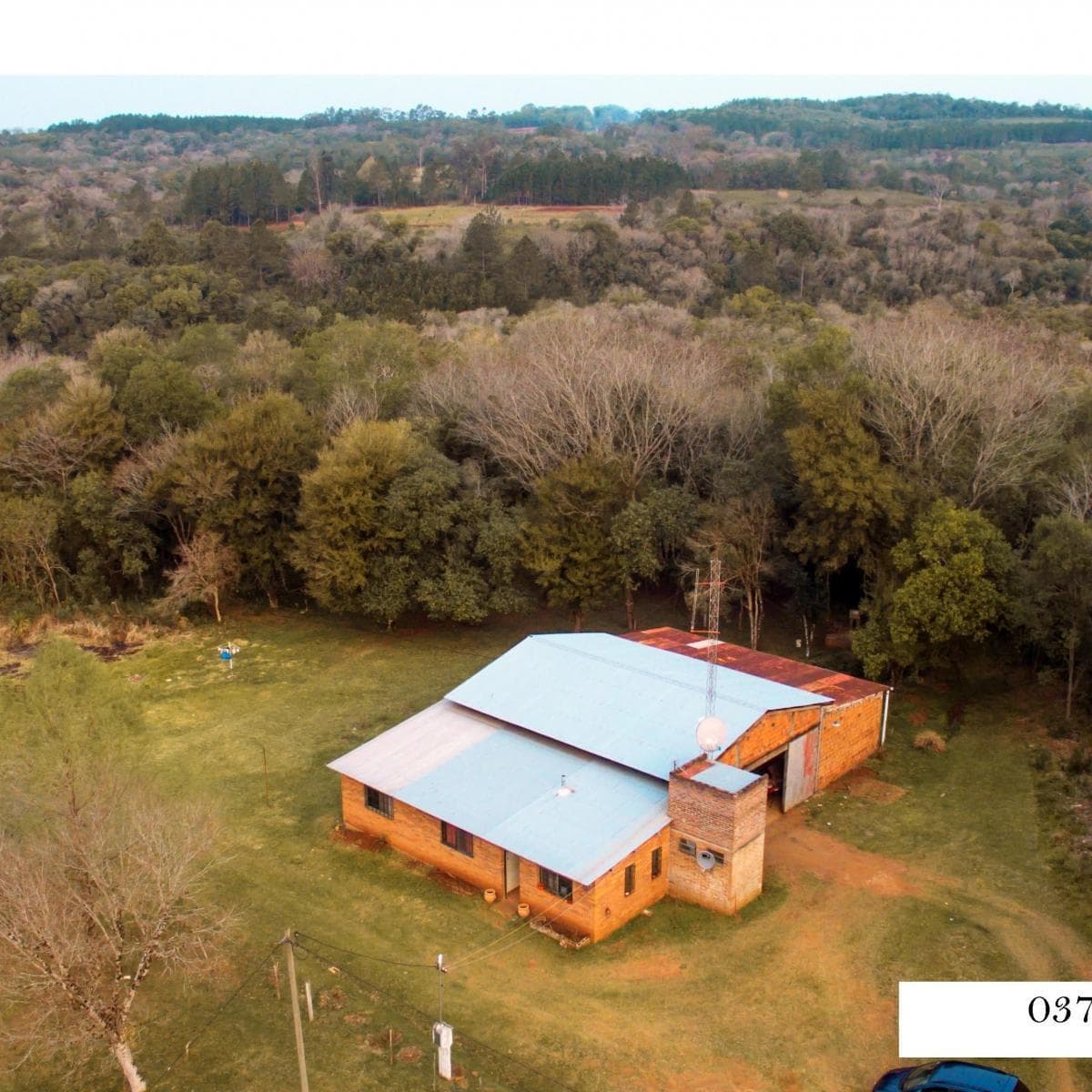 Casa en venta - 2 Dormitorios 1 Baño - Cocheras - 10.000Mts2 - Misiones - 1