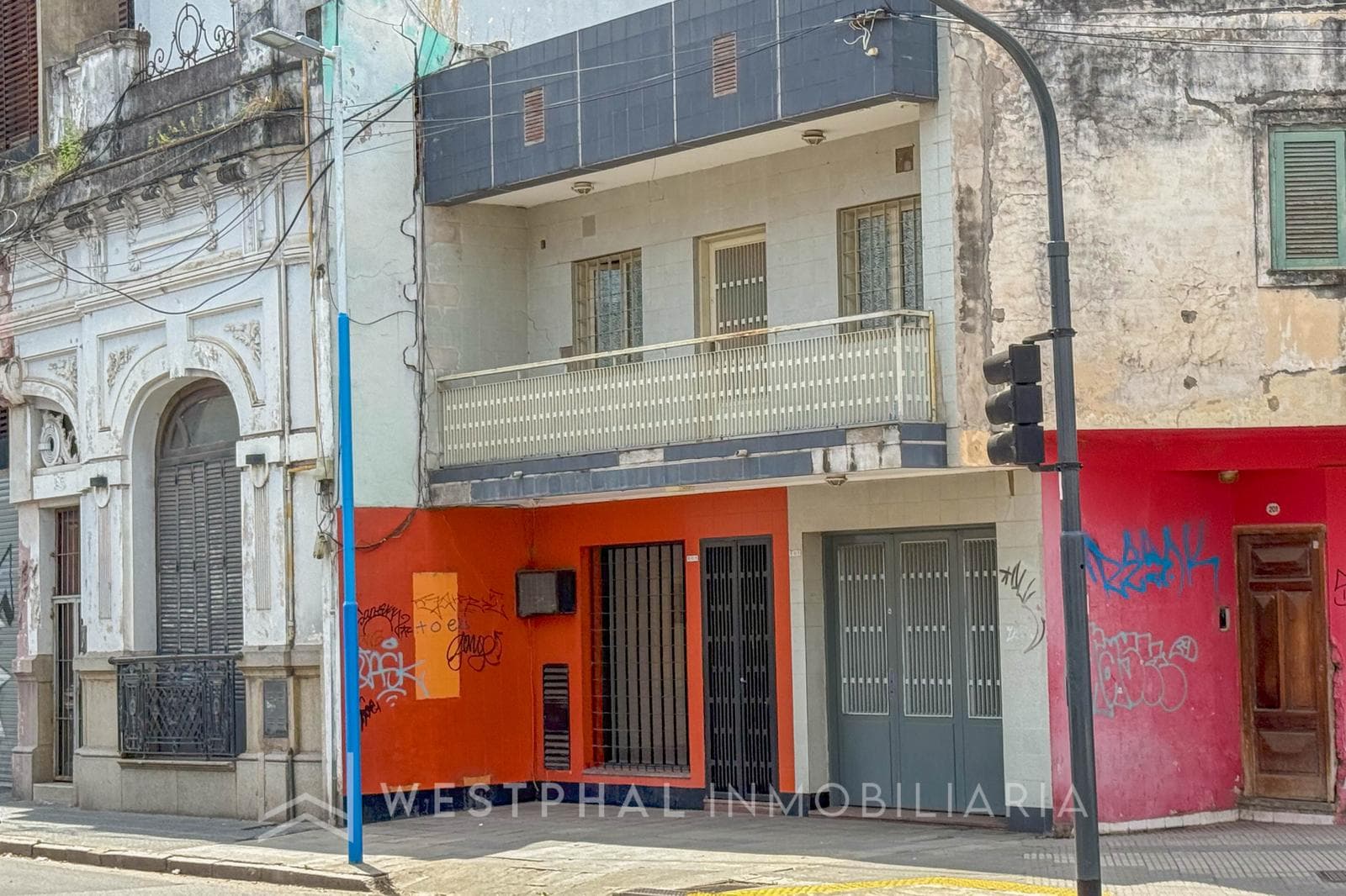 Oportunidad Única en Microcentro: Propiedad Mixta con Gran Potencial Comercial - 1