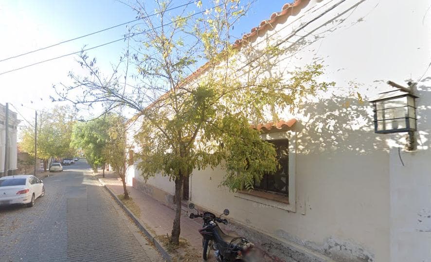 Terreno en venta en Cafayate 25 x 92 con 300m2 de construcción colonial - 1