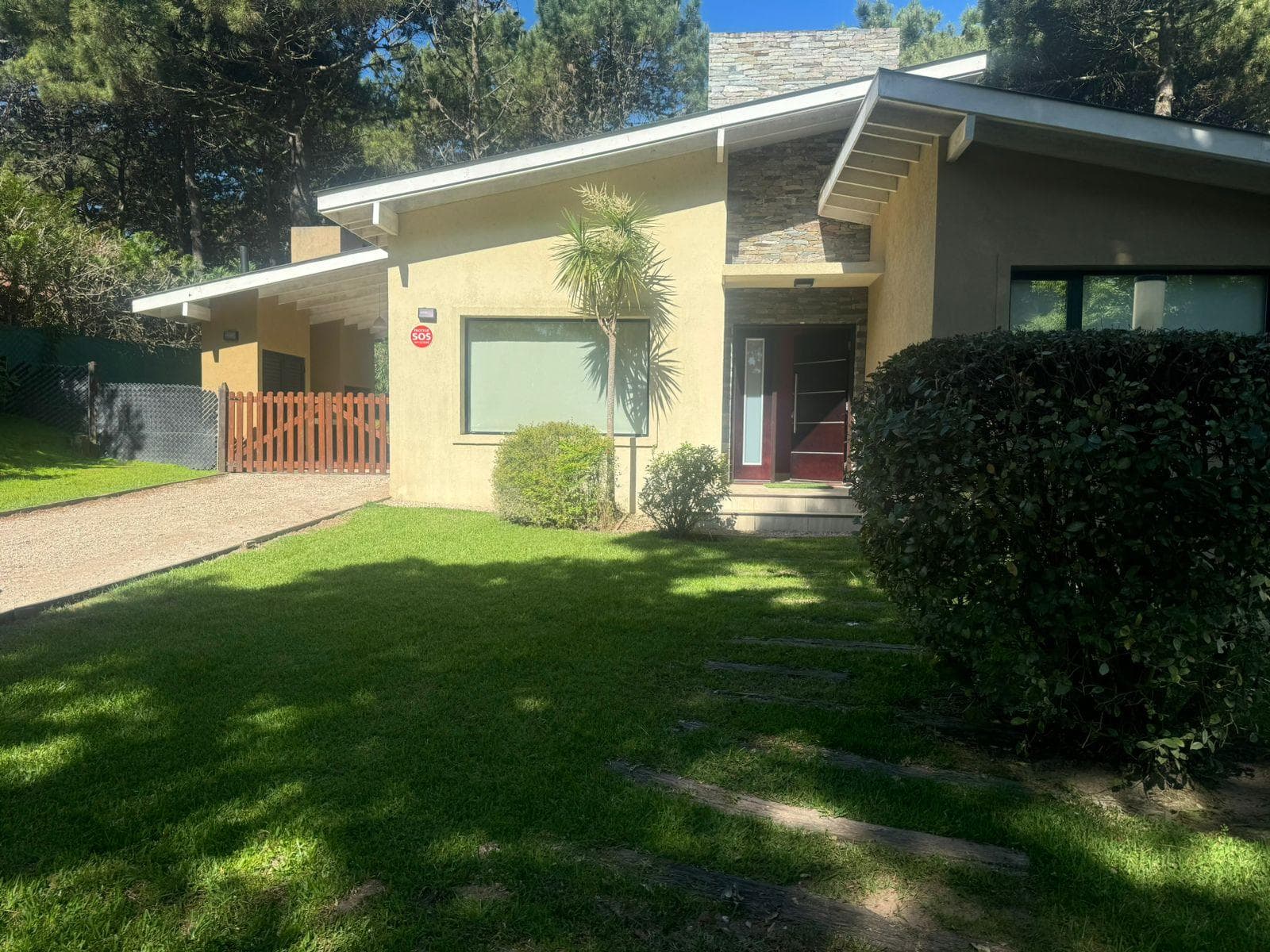 Hermosa Casa En Lomas De Valeria ,dos Dormitorios , Dos Baños - 1