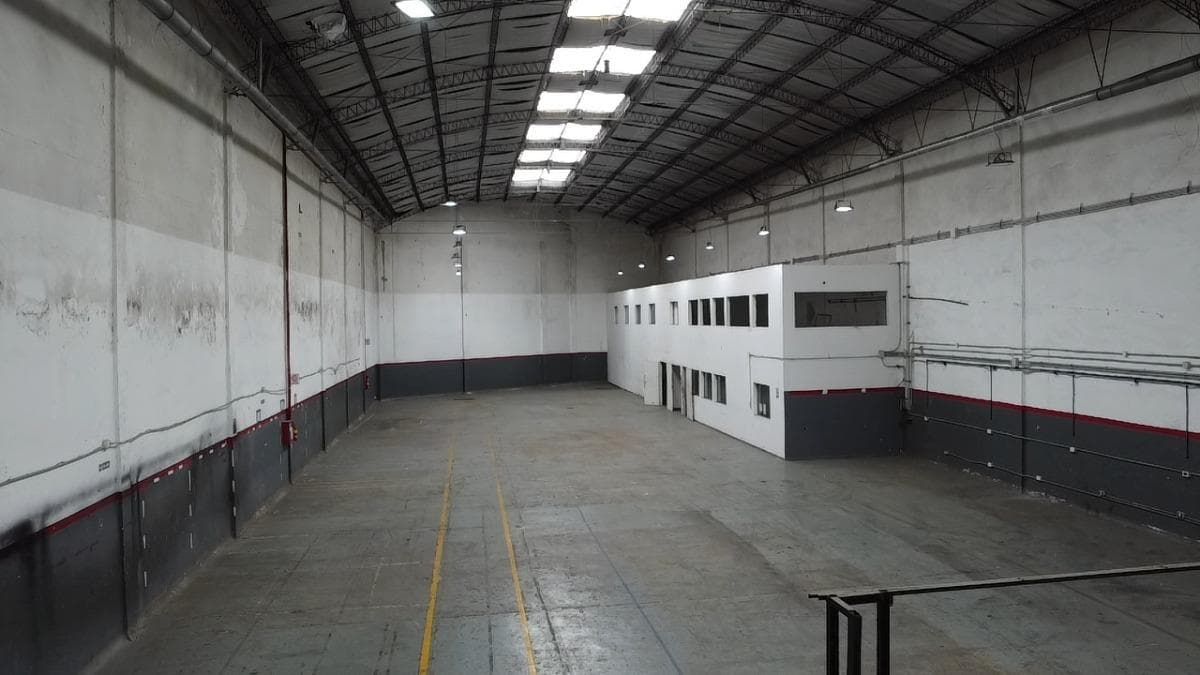 Depósito en venta - Oficinas - Baños - Cocheras - 1.280Mts2 - Paternal - 1