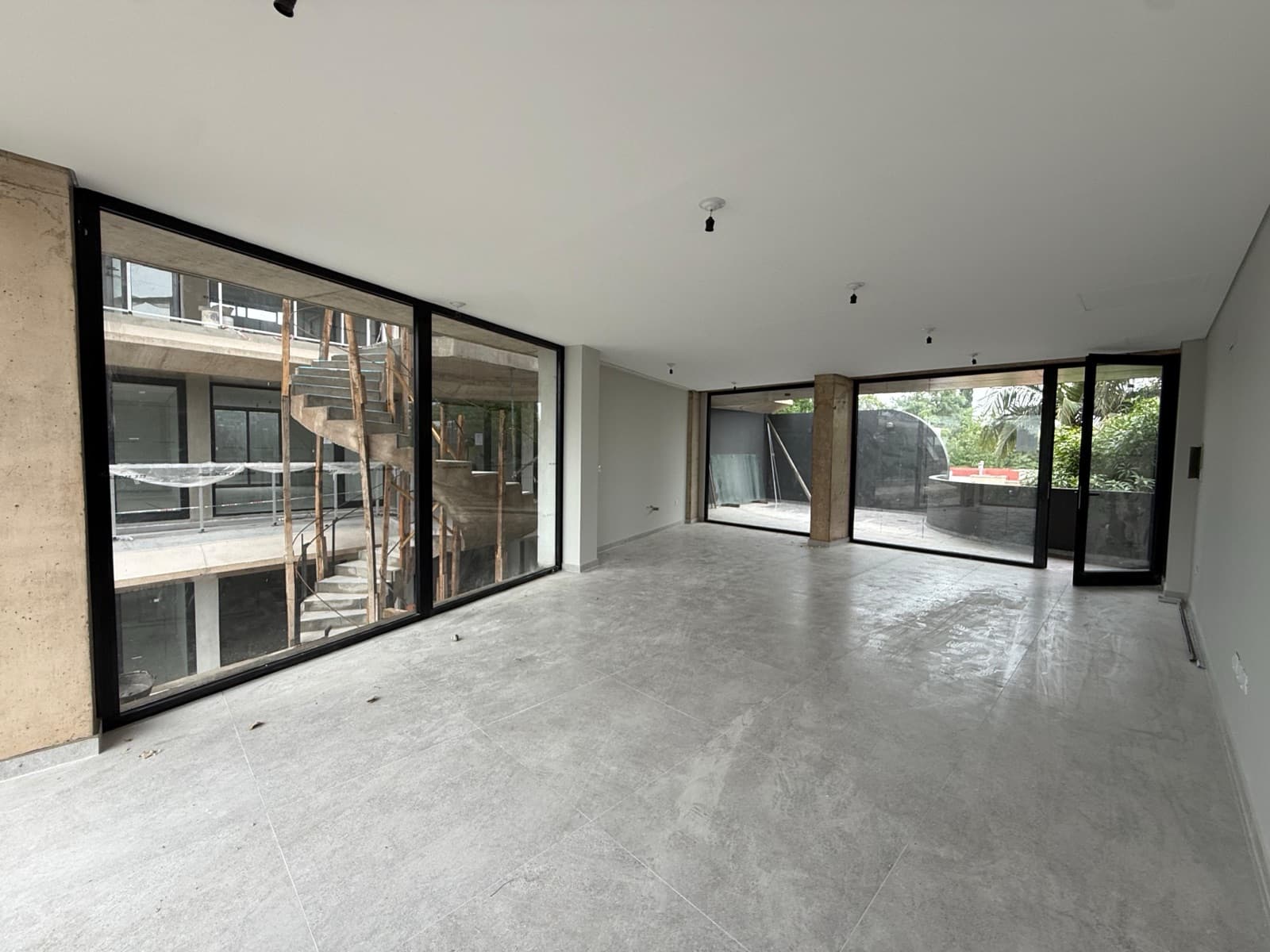 Local en Yerba Buena - 1