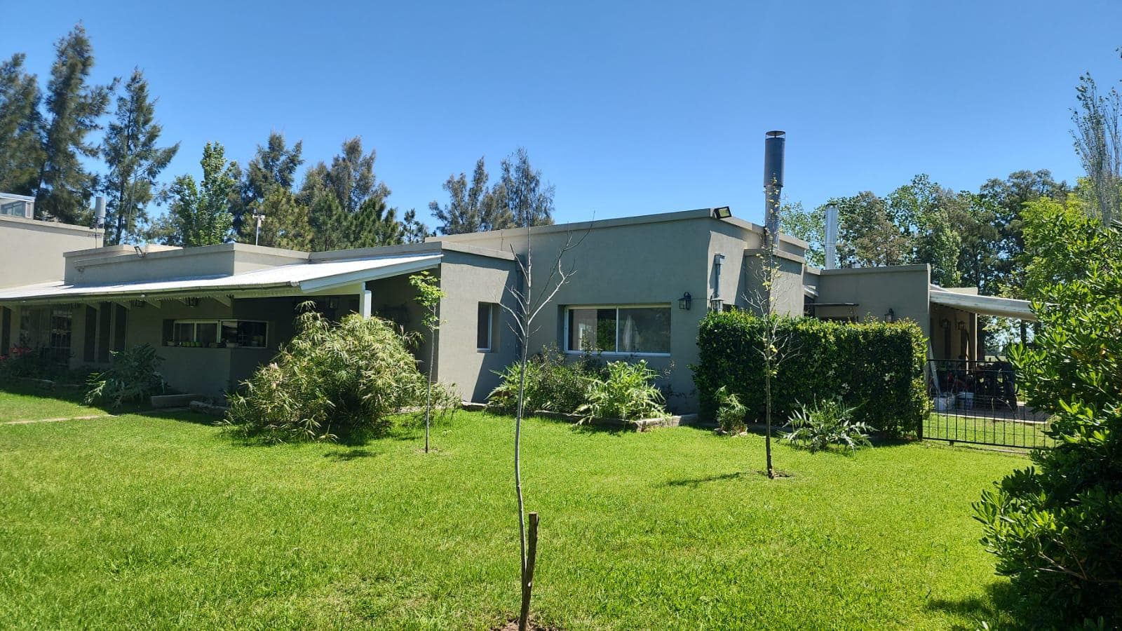 Casa 4 dormitorios en alquiler Chacra Los Raigales Roldan - 1