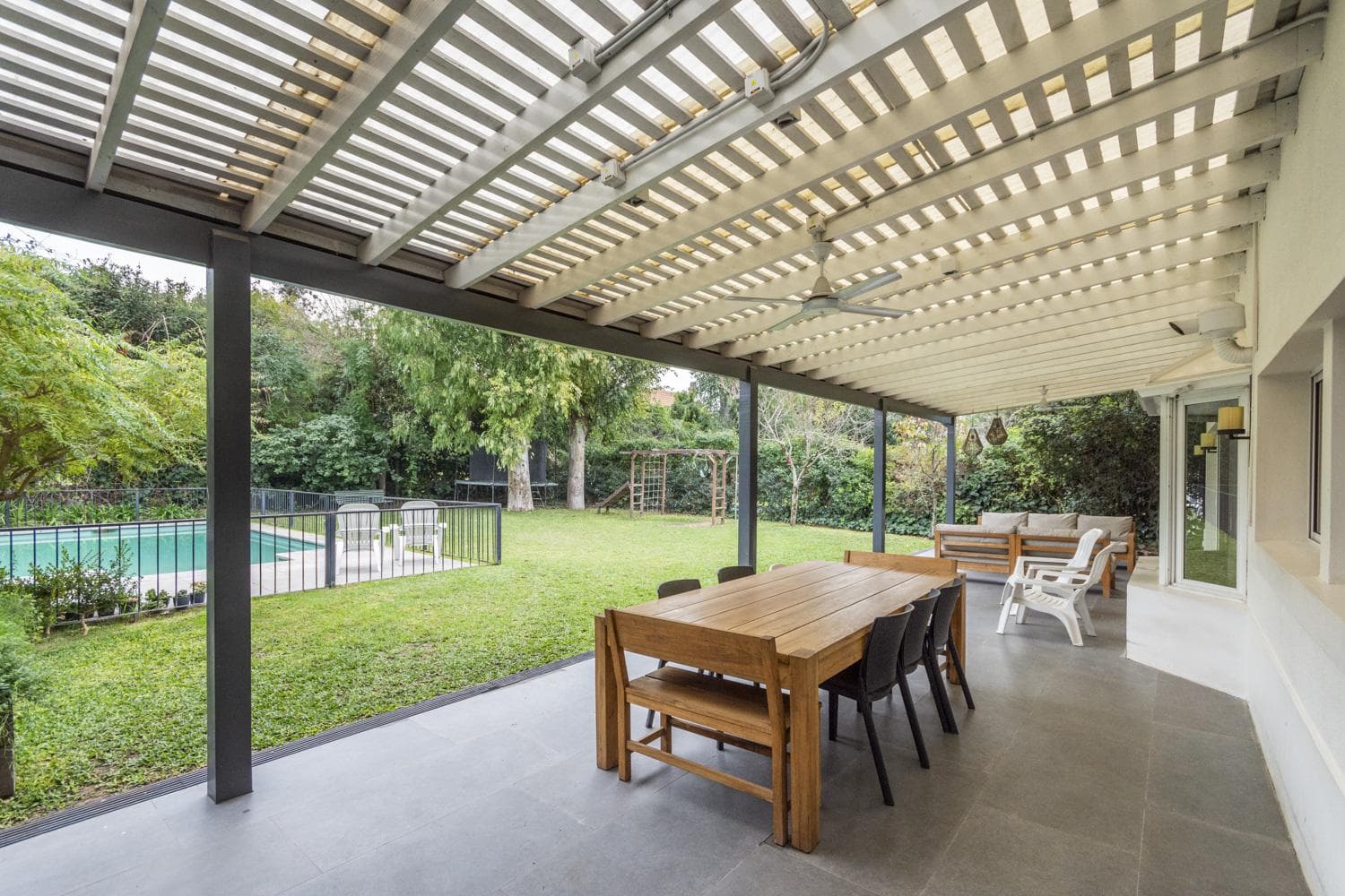 Casa en Venta en Barrio Cerrado Las Victorias - Lote Interno y Pileta - 1
