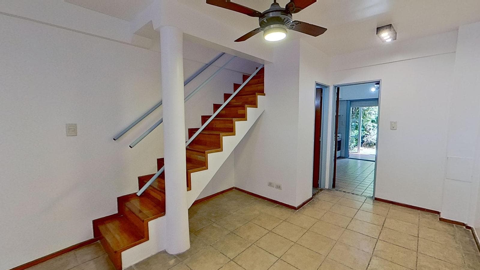 PH 4 AMB. CON JARDÍN Y COCHERA EN VILLA LURO - 1