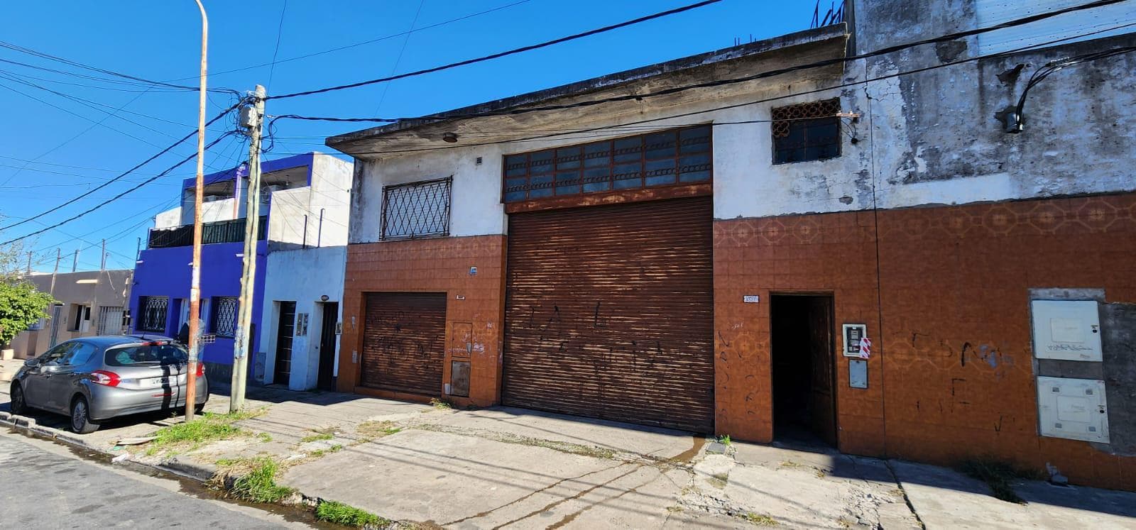 Galpón de Losa c/ Local Comercial 501 m² - Isidro Casanova - 1