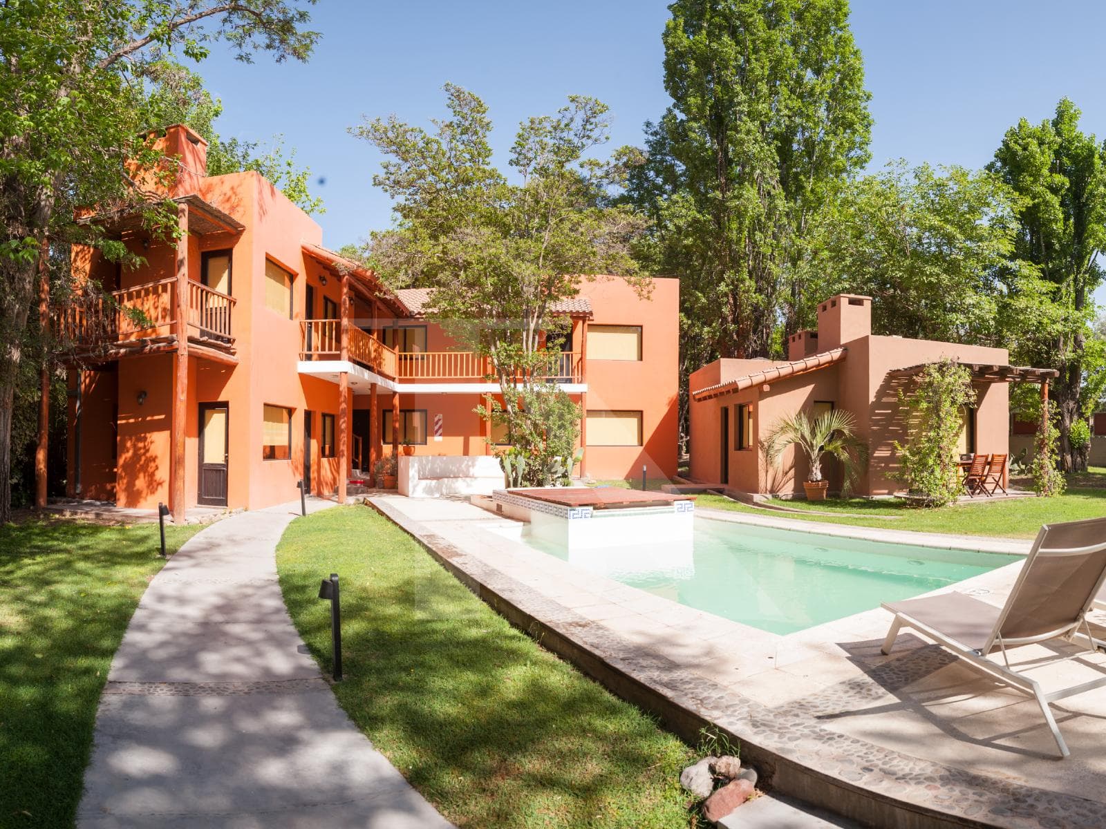 POSADA EN VENTA CHACRAS DE CORIA - 8 AMBIENTES- POSTALES GREEN APARTS - 1