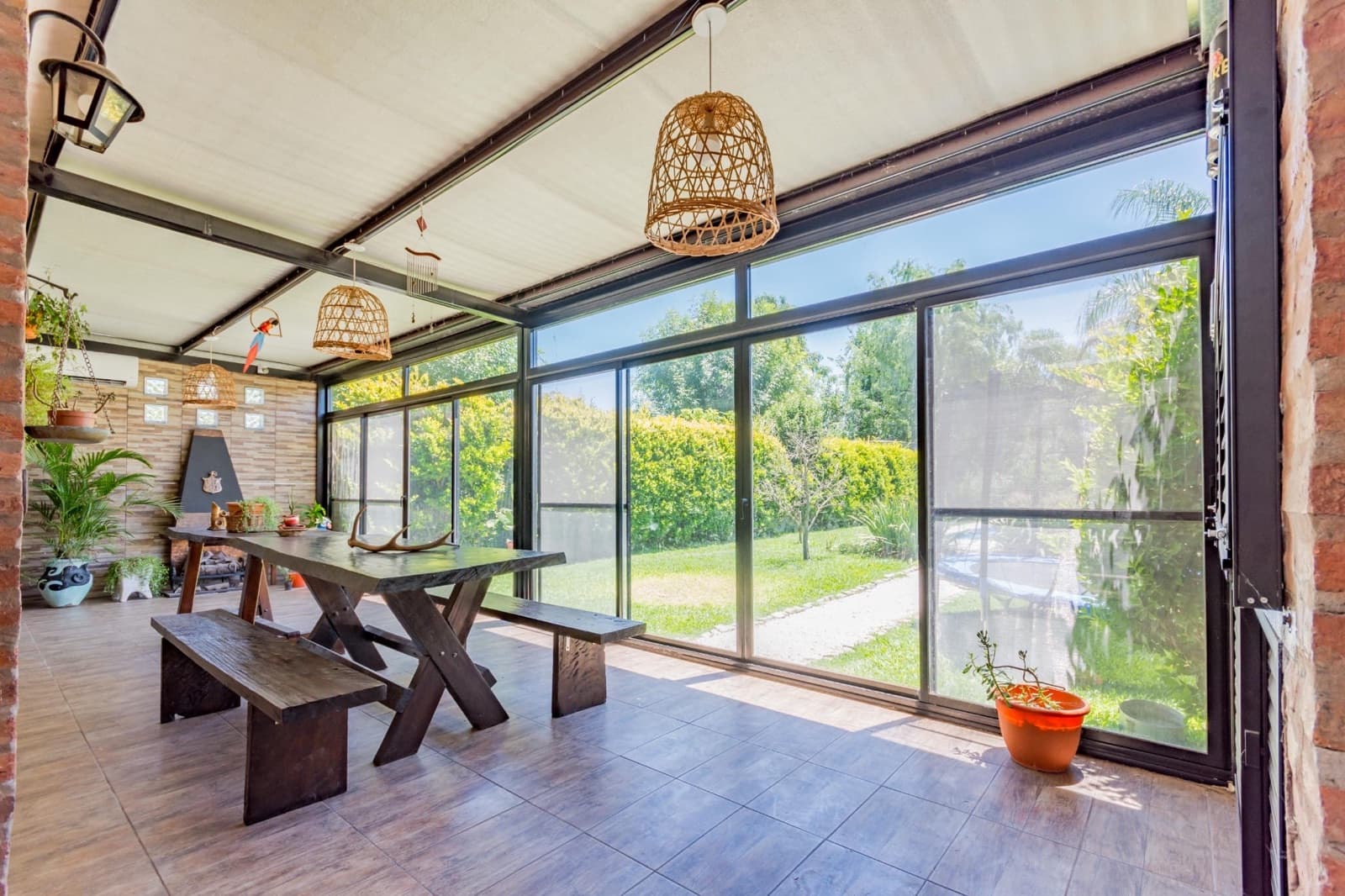 Casa en Venta de 3 dormitorios con piscina en Funes - 1