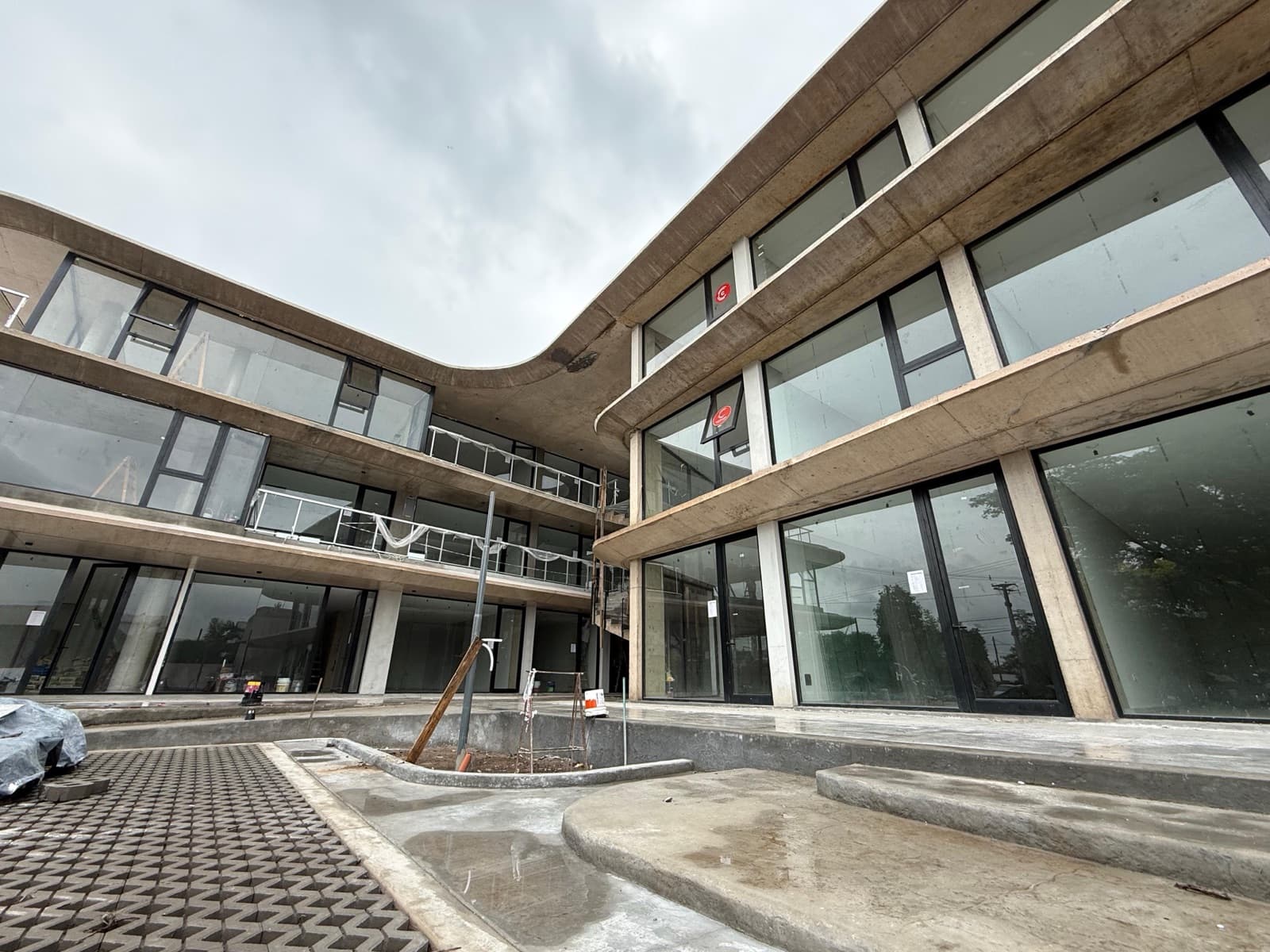 Local en Boulevard Plaza - 1