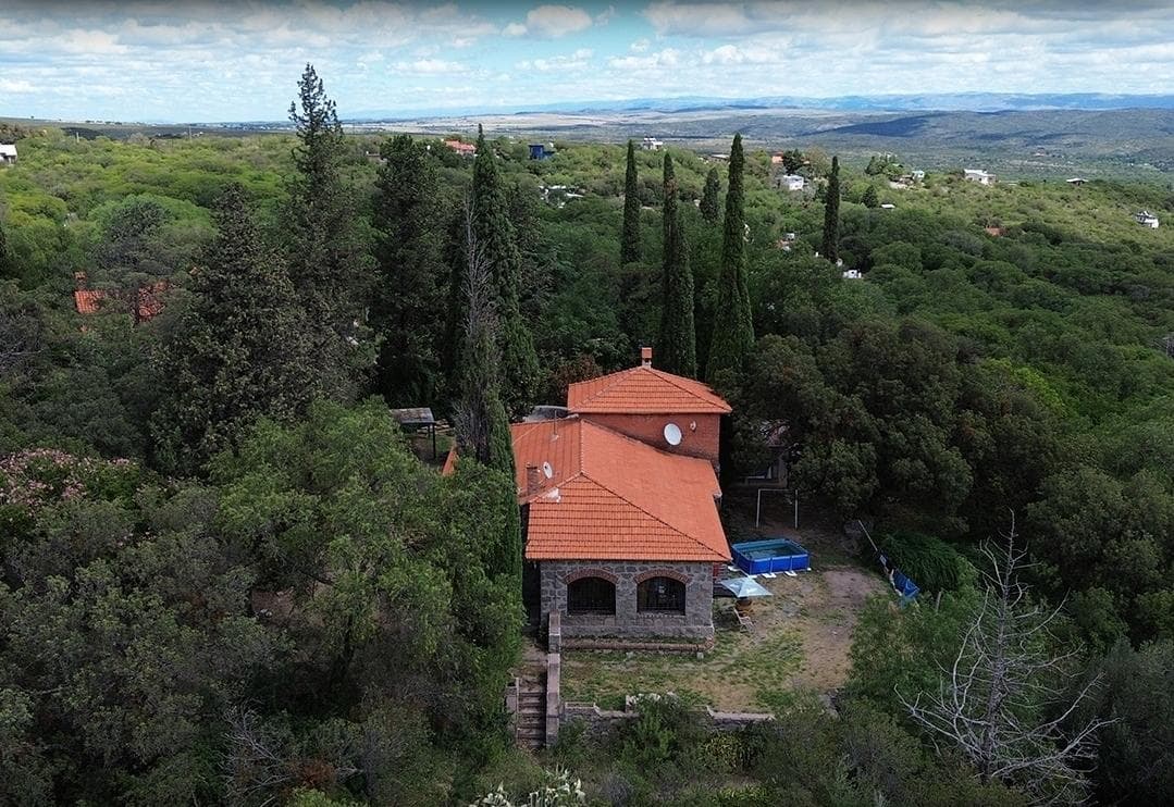 Los Cocos Chalet emblematico a mts de Grierson - 1