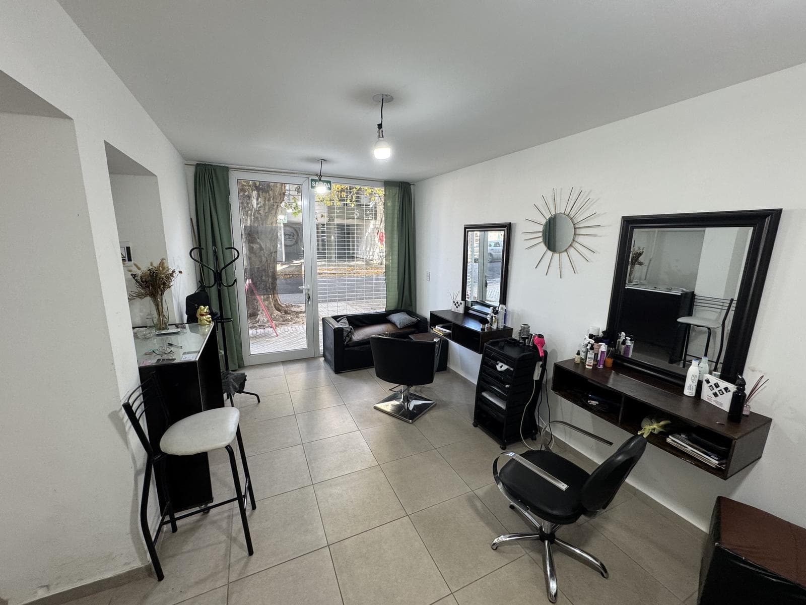 VENTA Local Comercial Barrio Echesortu - 1