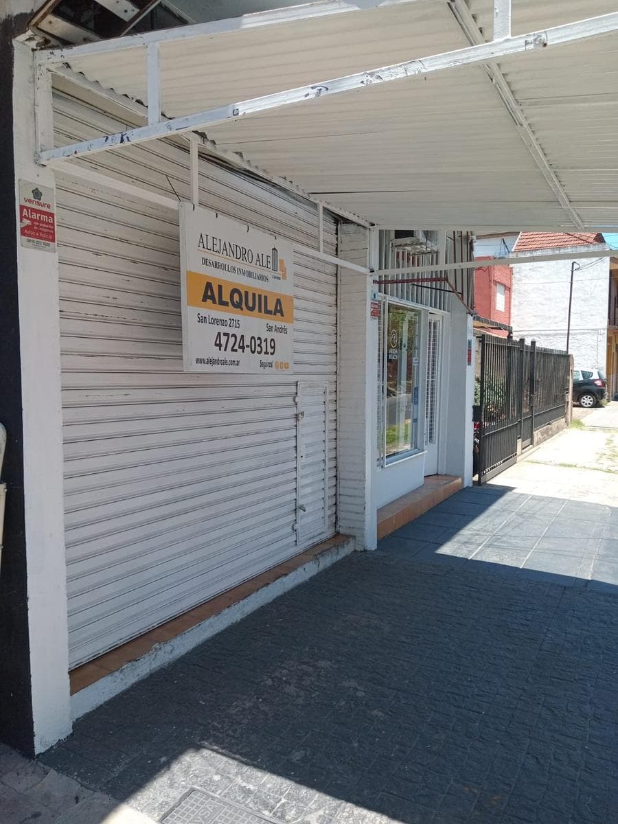 Local en Villa Luzuriaga - 1