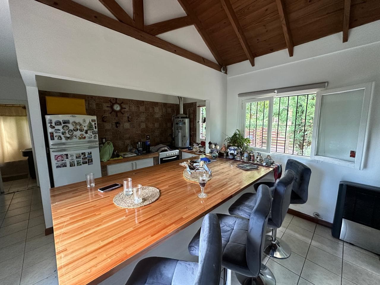 VENTA- CHALET 3 AMBIENTES EN SIERRA DE LOS PADRES CON AMPLIO PARQUE - GAS NATURAL OPORTUNIDAD!!! - 1