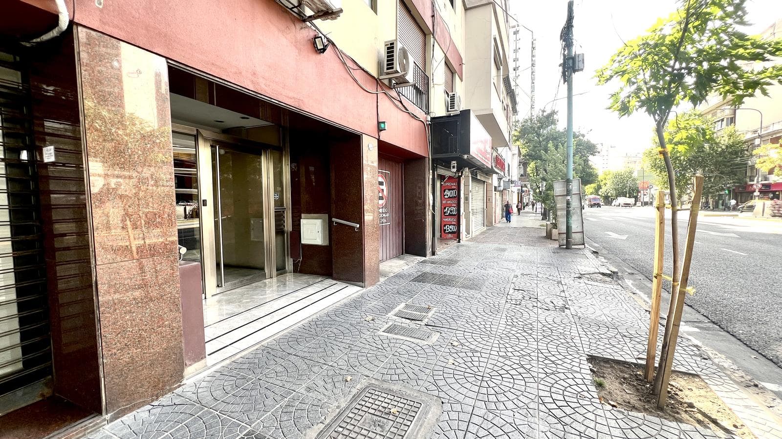 San Martin 2900 Departamento de 3 ambientes Contrafrente Patio 90m2 en Paternal VENTA - 1