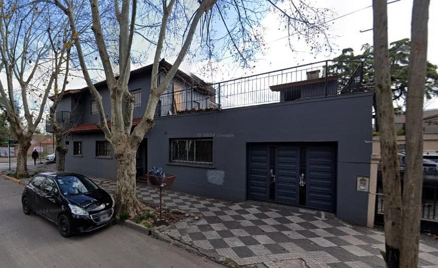 Casa en venta - 4 Dormitorios 3 Baños - Cochera - 270Mts2 - Echeverría - 1