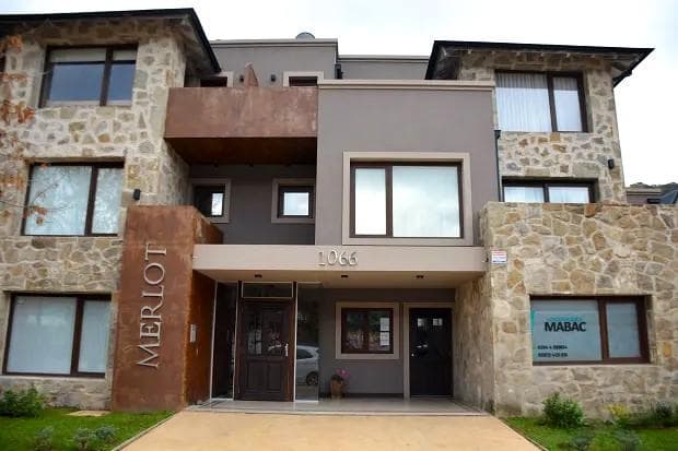 LOCAL EN VENTA, 6 UNIDADES- SAN MARTÍN DE LOS ANDES - 1