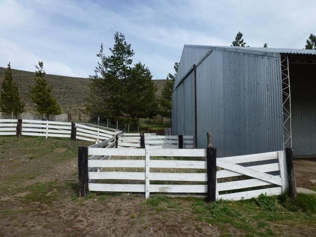 INMOBILIARIA COMODORO - Campo a 80 km de Esquel sobre Ruta 40 pavimentada - 1