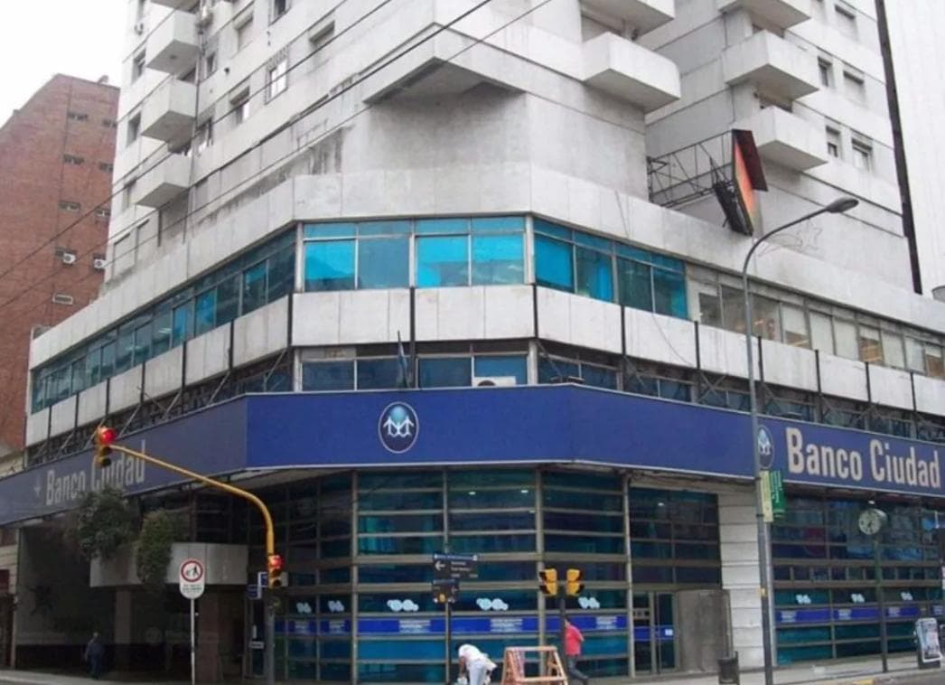 Cochera en venta en Uruguay al 300 - 1