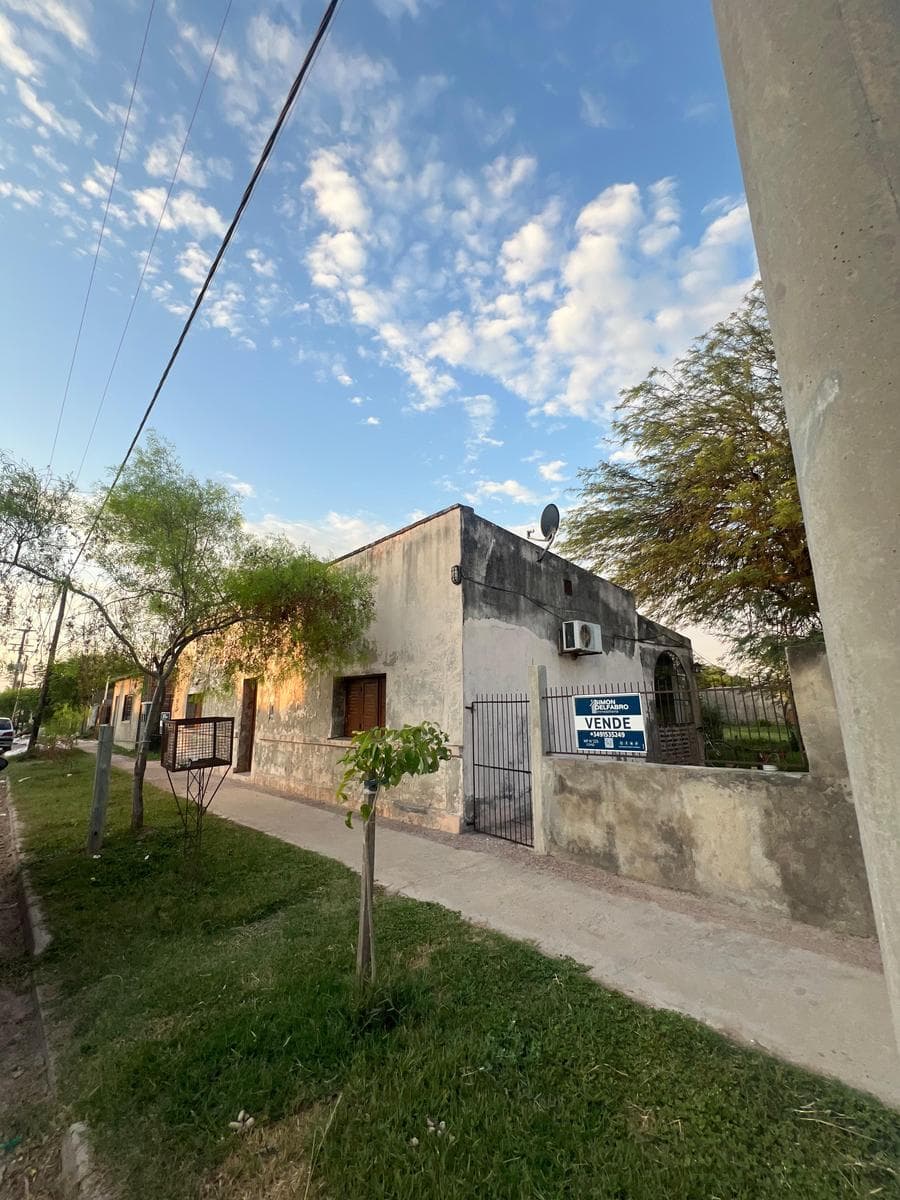CASA EN VENTA EN CALLE RIVADAVIA - 1