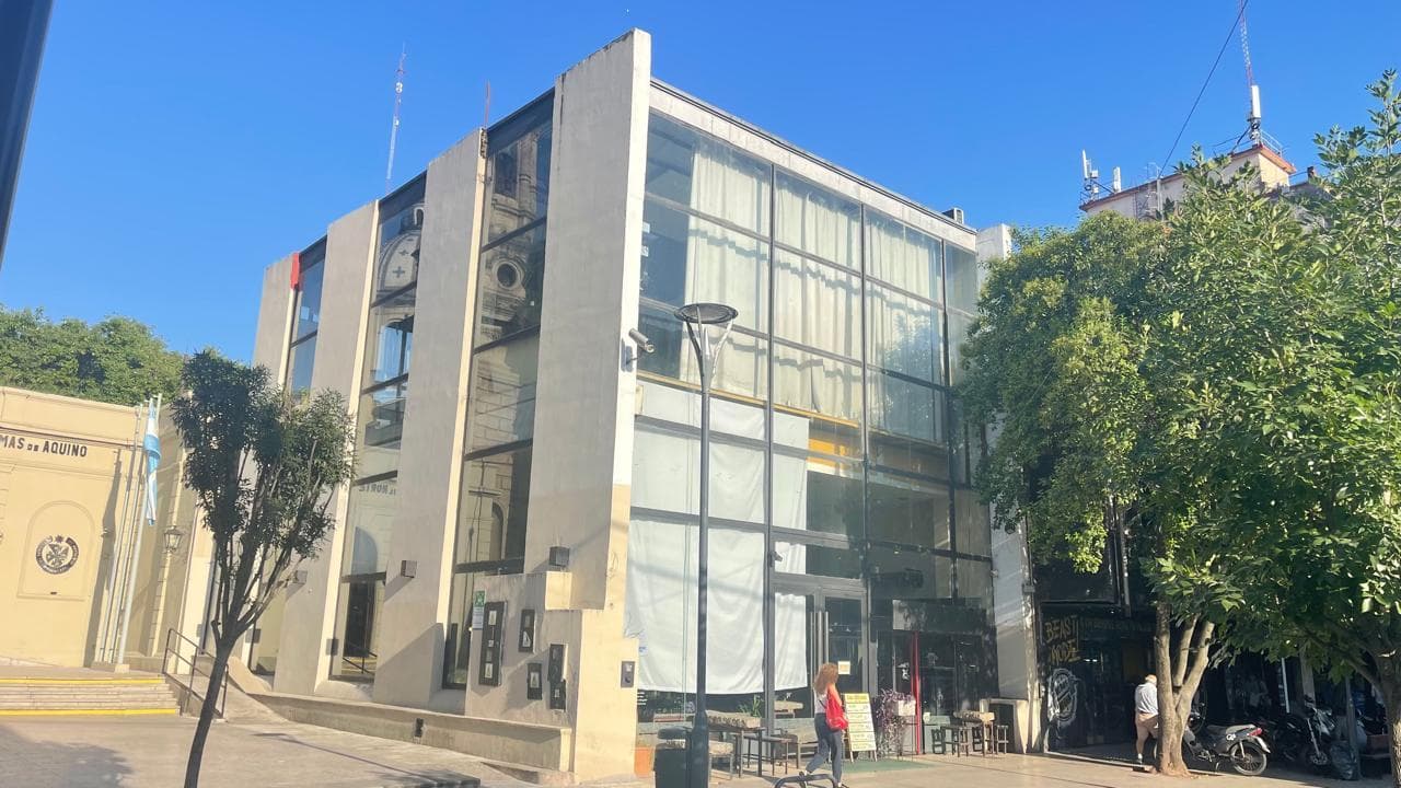 Local en 9 DE JULIO AL 100 - 1