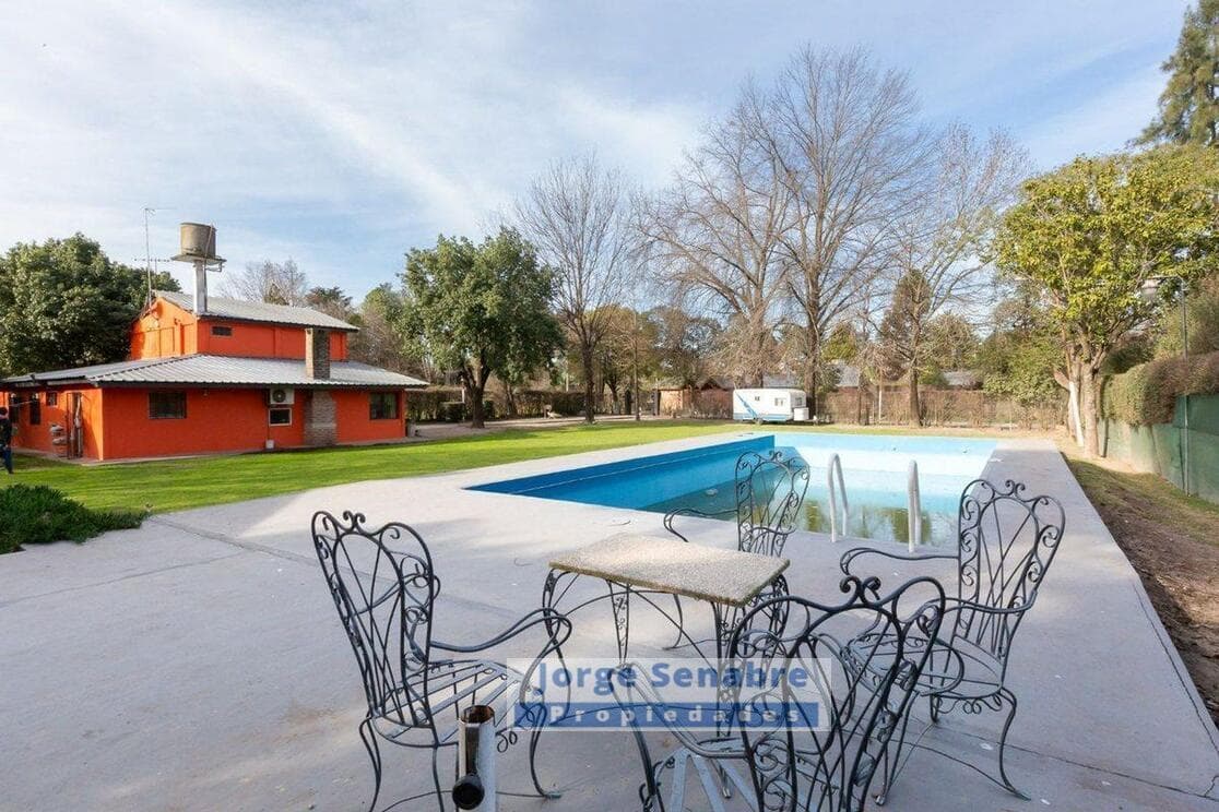 Casa Quinta en VENTA o PERMUTA - 3 amb + 2 casas - PILETA - 1