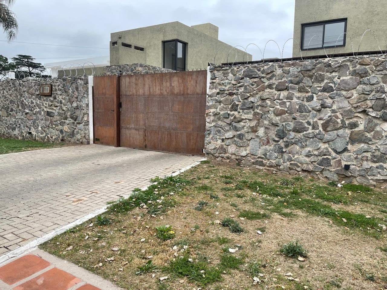 VENTA CASA VILLA BELGRANO 3 DORMITORIOS HOUSING - 1