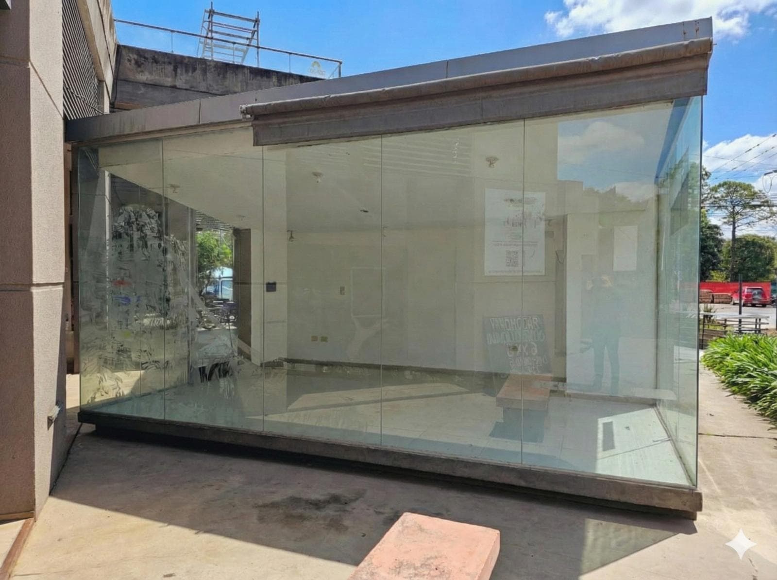 Local comercial en VENTA en galería comercial Solano Vera Mall, Solano Vera y Mendoza, YB - 1