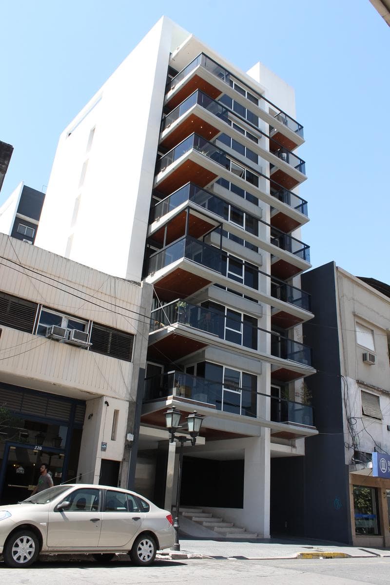 Hermosa oficina en dúplex con cochera y baulera en Congreso al 200, Barrio Sur - 1