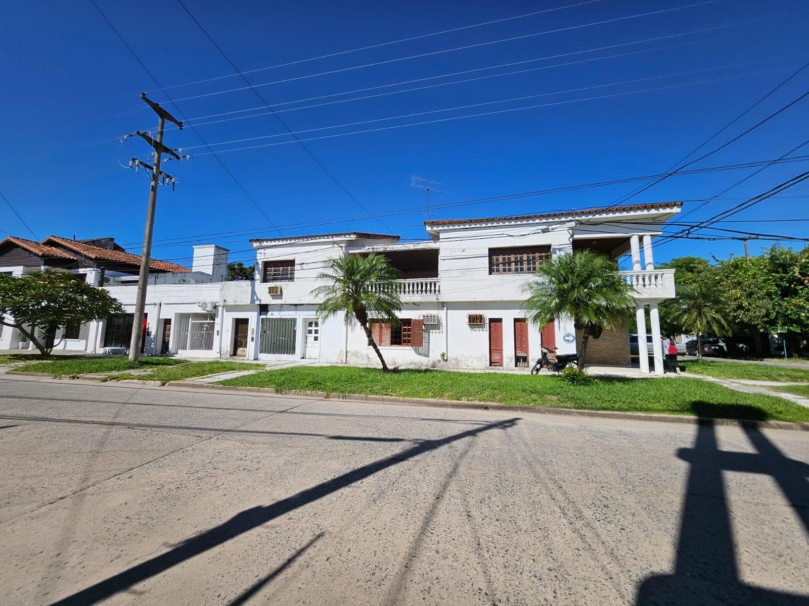 Casa con 3 locales comerciales en microcentro de Formosa - 1