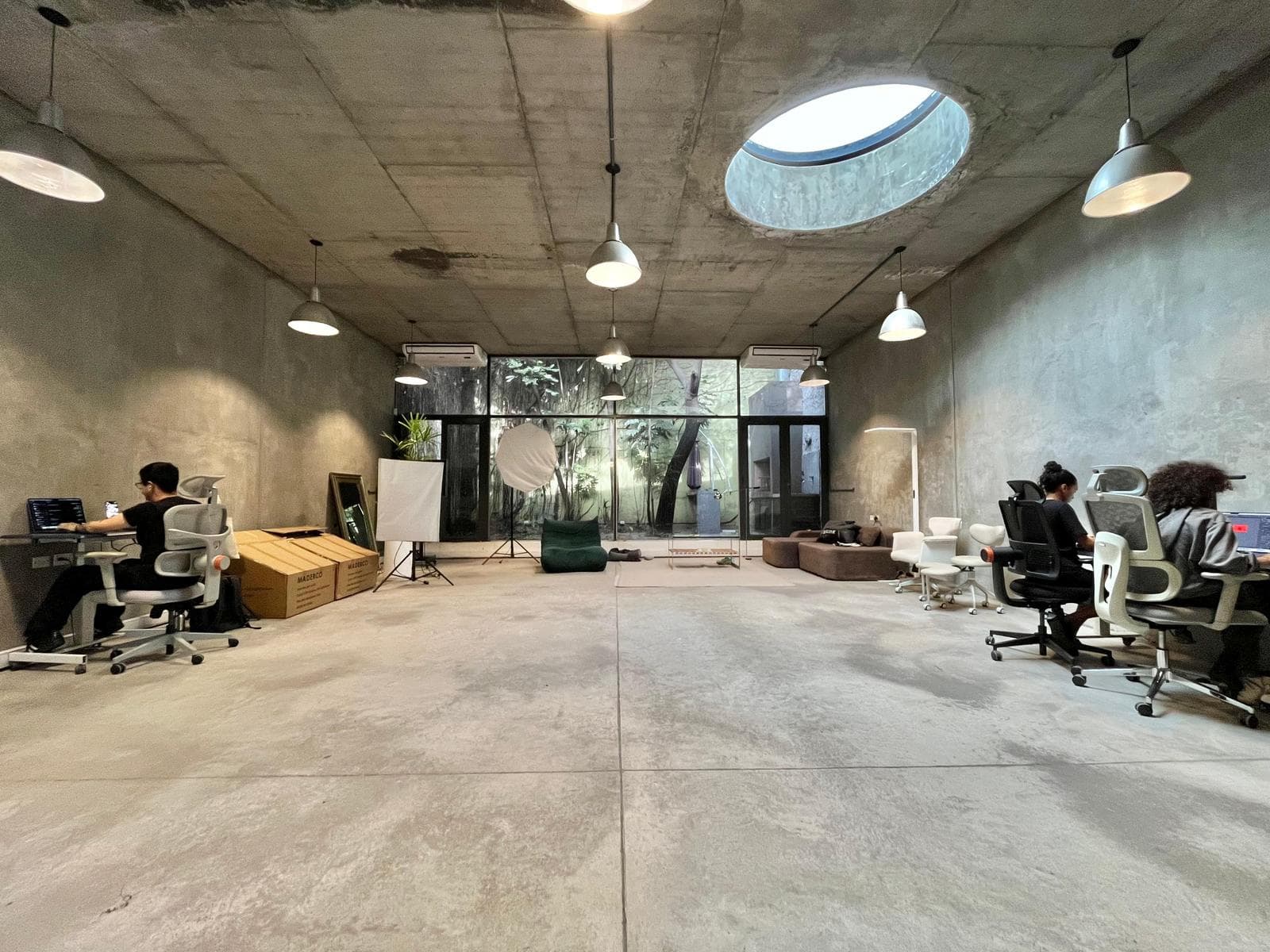 ALQUILER OFICINA | SHOWROOM | ESTUDIO - DISTRICTO AUDIOVISUAL - ESPACIO UNICO - 1