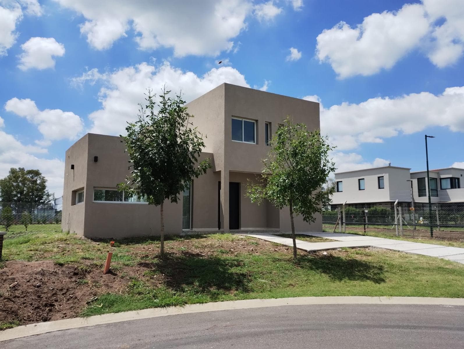 Casa en venta Santa Lucia Pilar del Este - 1