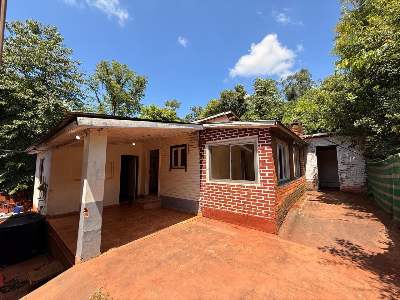 PH en VENTA: Deposito comercial con vivienda de 2 habitaciones Km9 de Eldorado - 1