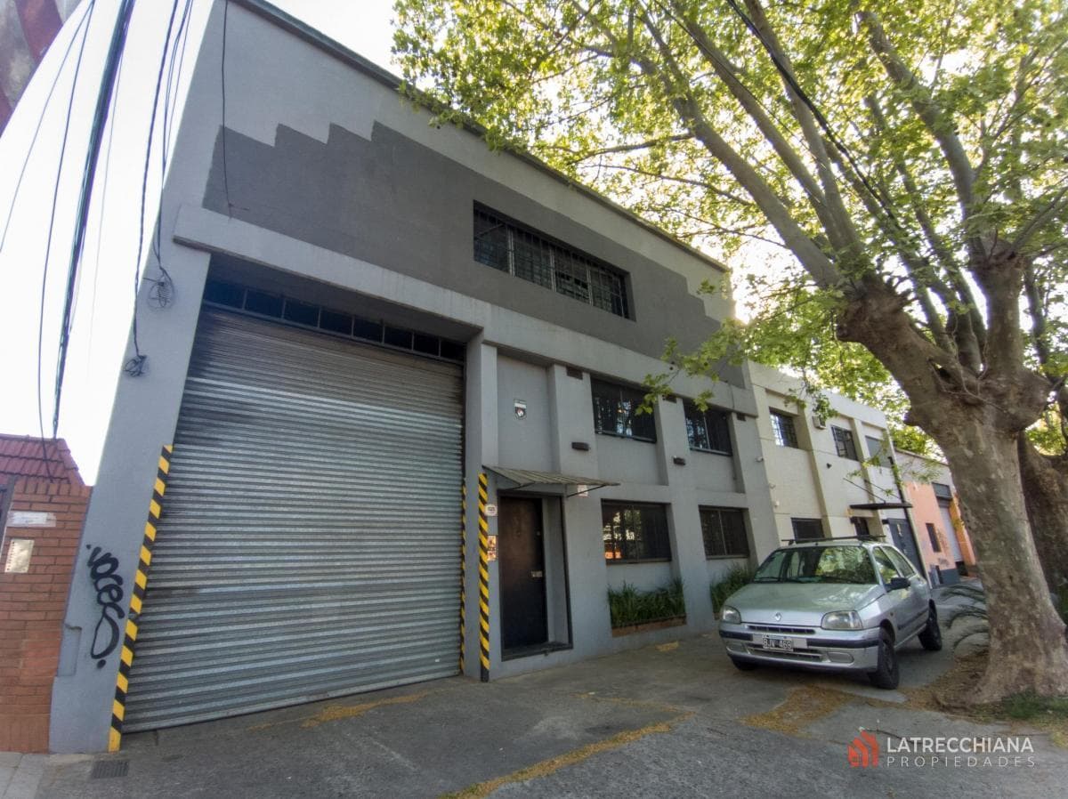 VENTA DE GALPÓN CON VIVIENDA Y OFICINAS - EXC UBICACION - Lomas OESTE - 1