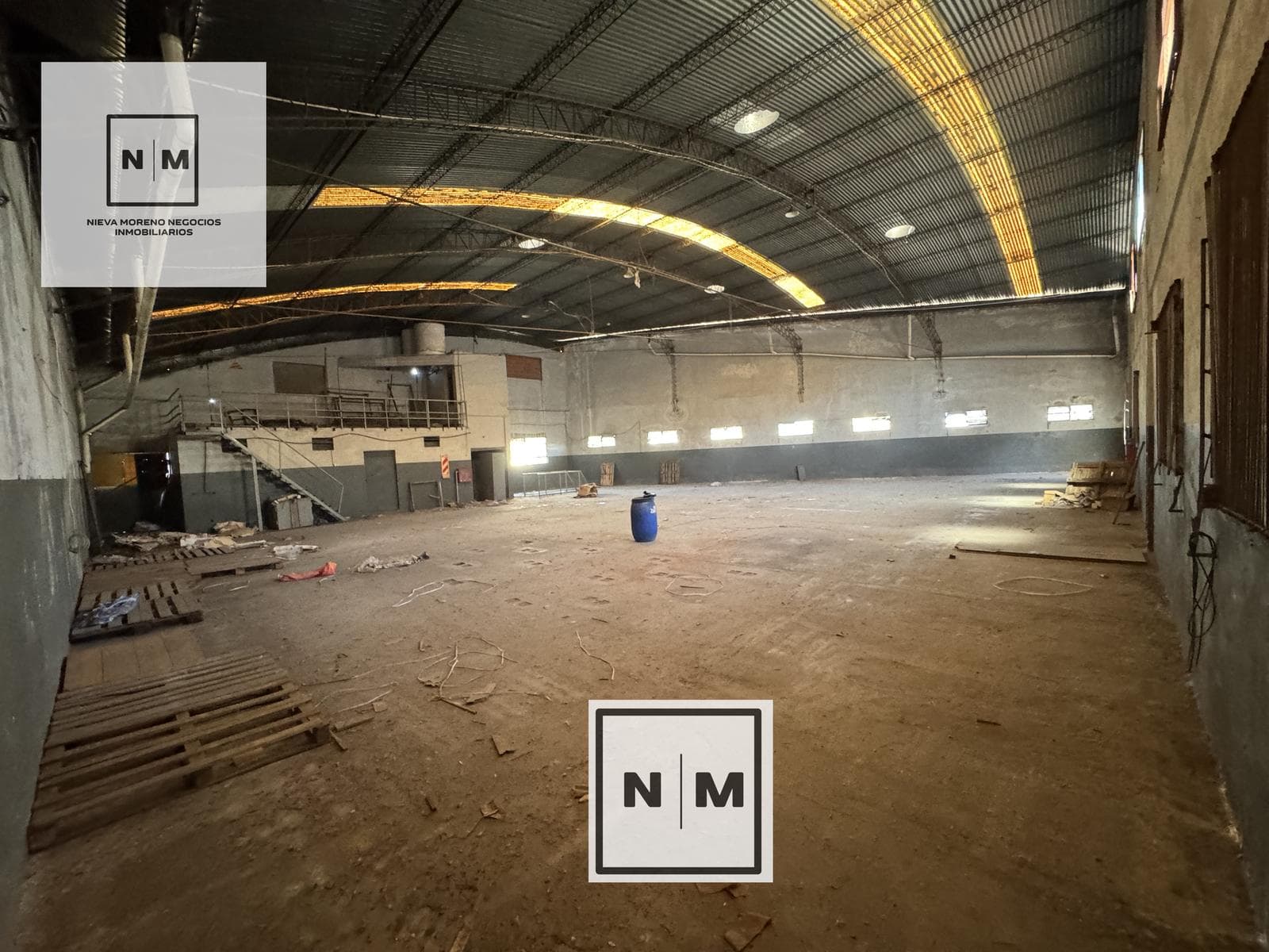 Venta - Depósito - Dos Plantas - Pompeya - 1