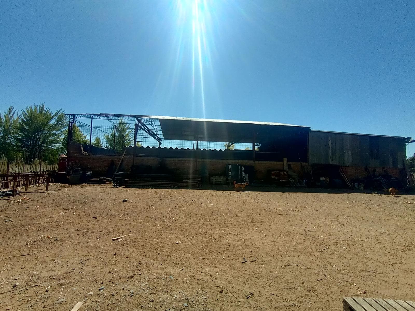 Galpón ubicado en la ciudade de Senillosa, provincia de Neuquén. - 1