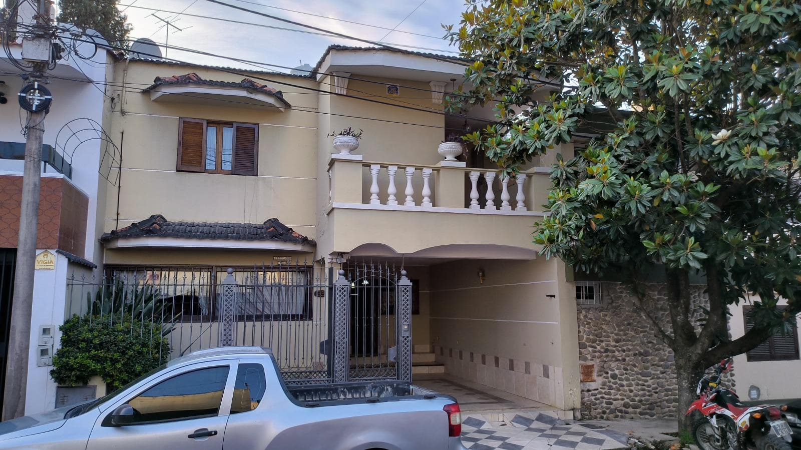 Hermosa Casa 3H zona parque San Martín - 1