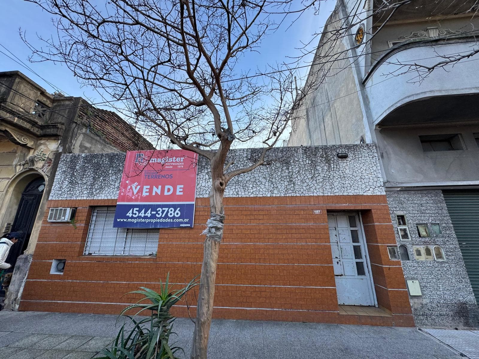 Terreno de 8.66 X 22.63. USAB 1. Parque Chacabuco - 1