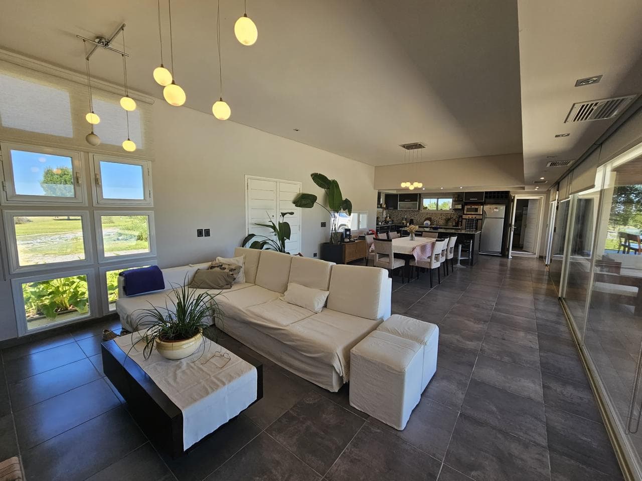 Excelente Propiedad en Chacras de Olivia - Lima - Zarate - 1