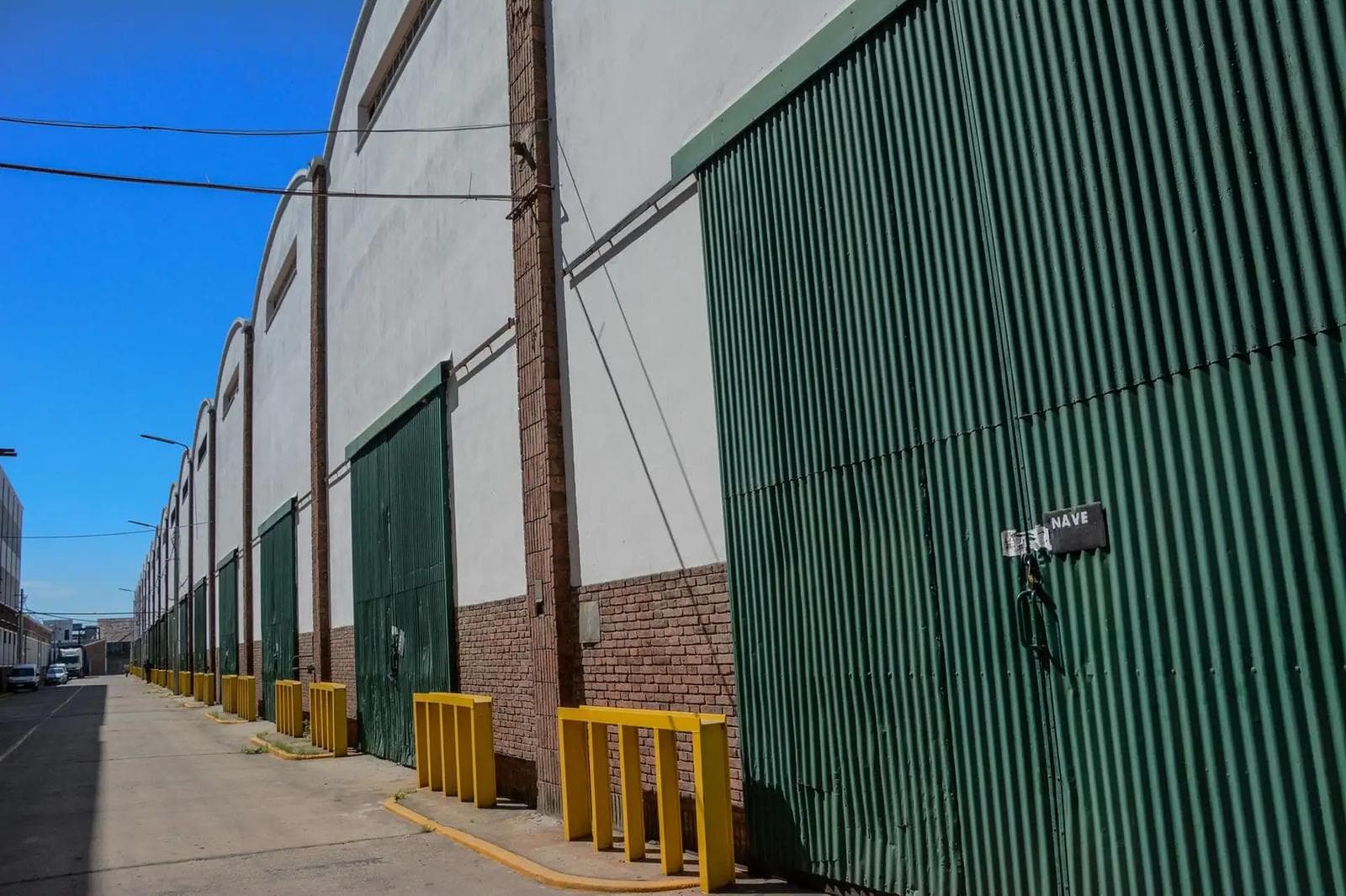 Naves Industriales en Alquiler en Bernal. - 1