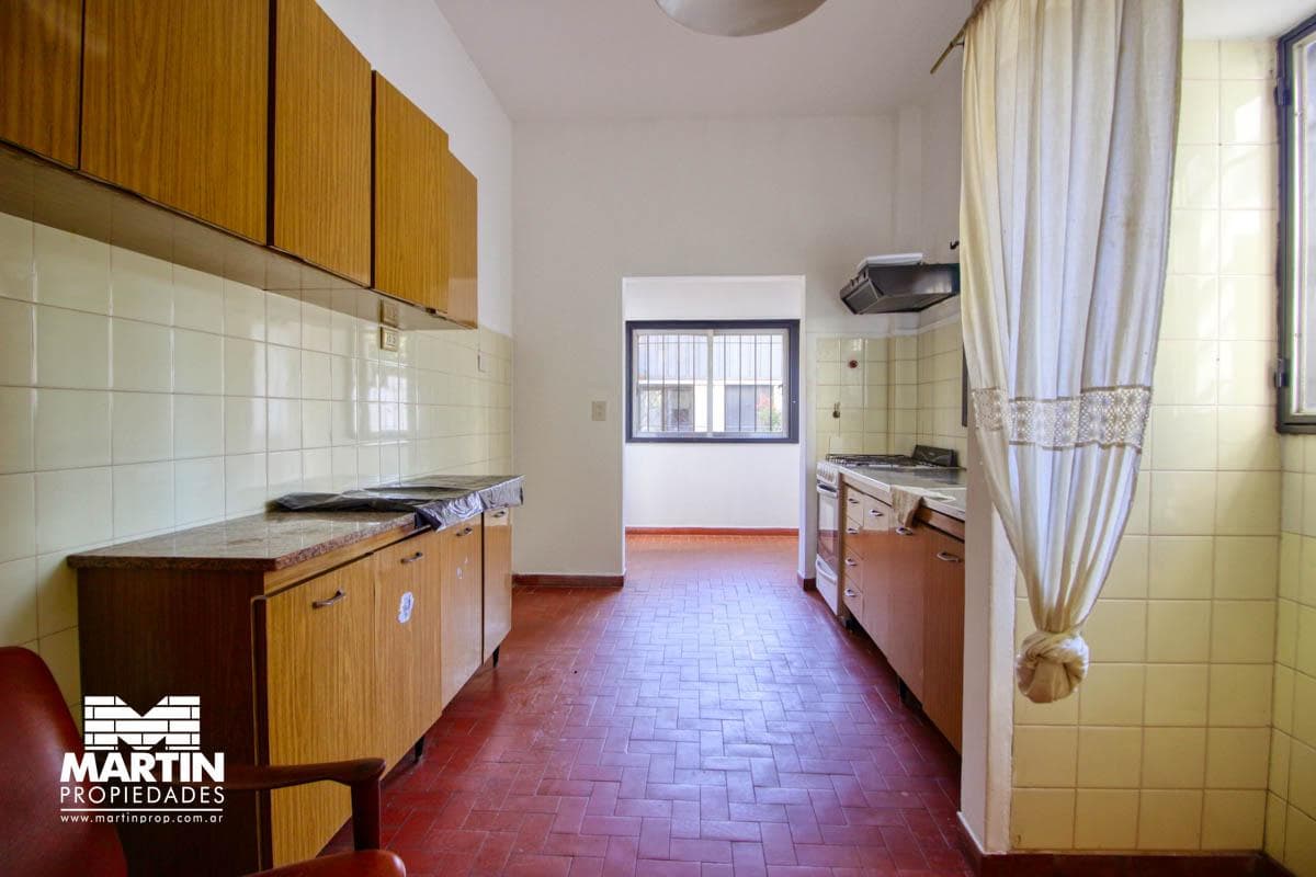 Casa PH en Venta de 3 Ambientes en Olivos con Cochera, Jardín y Galpón - 1